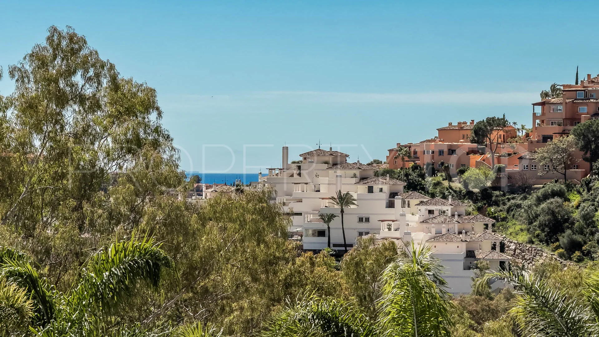 Buy Nueva Andalucia apartment with 2 bedrooms