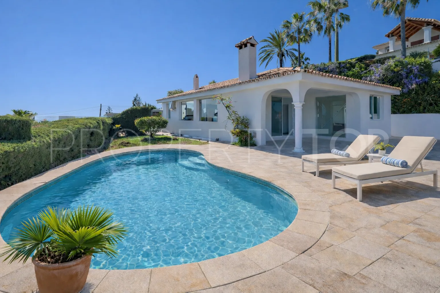 For sale villa in Elviria