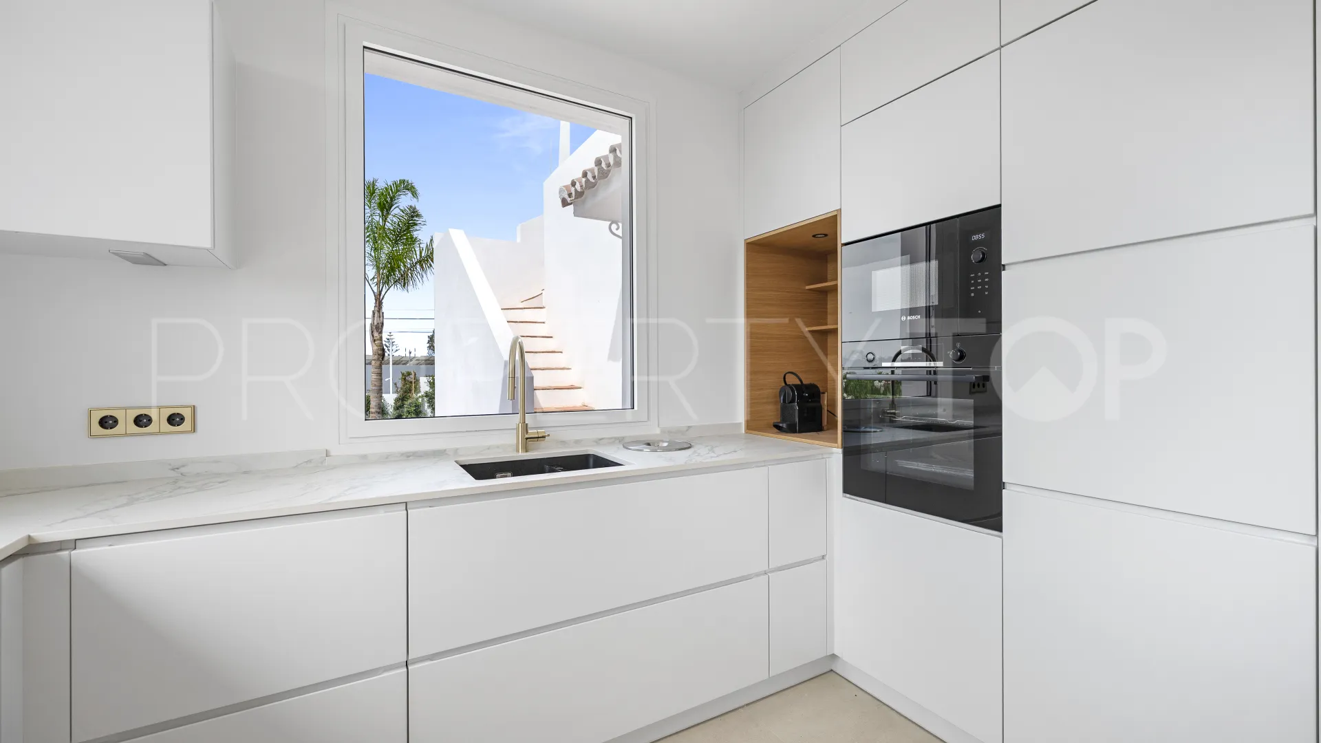 For sale villa in Elviria