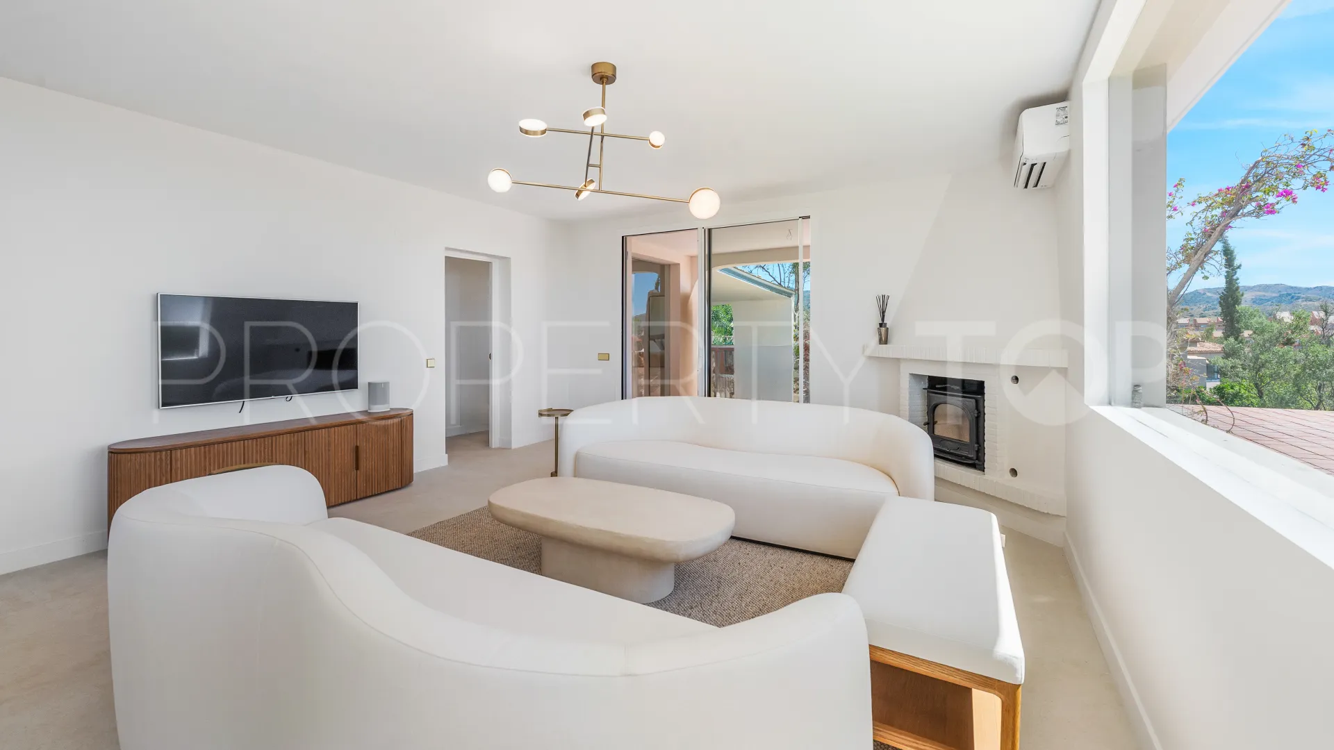 For sale villa in Elviria
