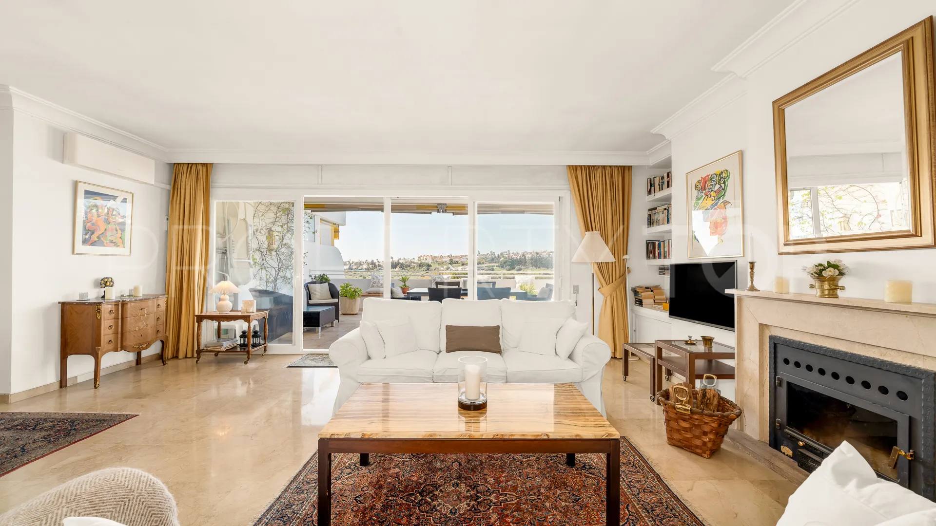 Apartamento en venta con 2 dormitorios en Guadalmina Alta