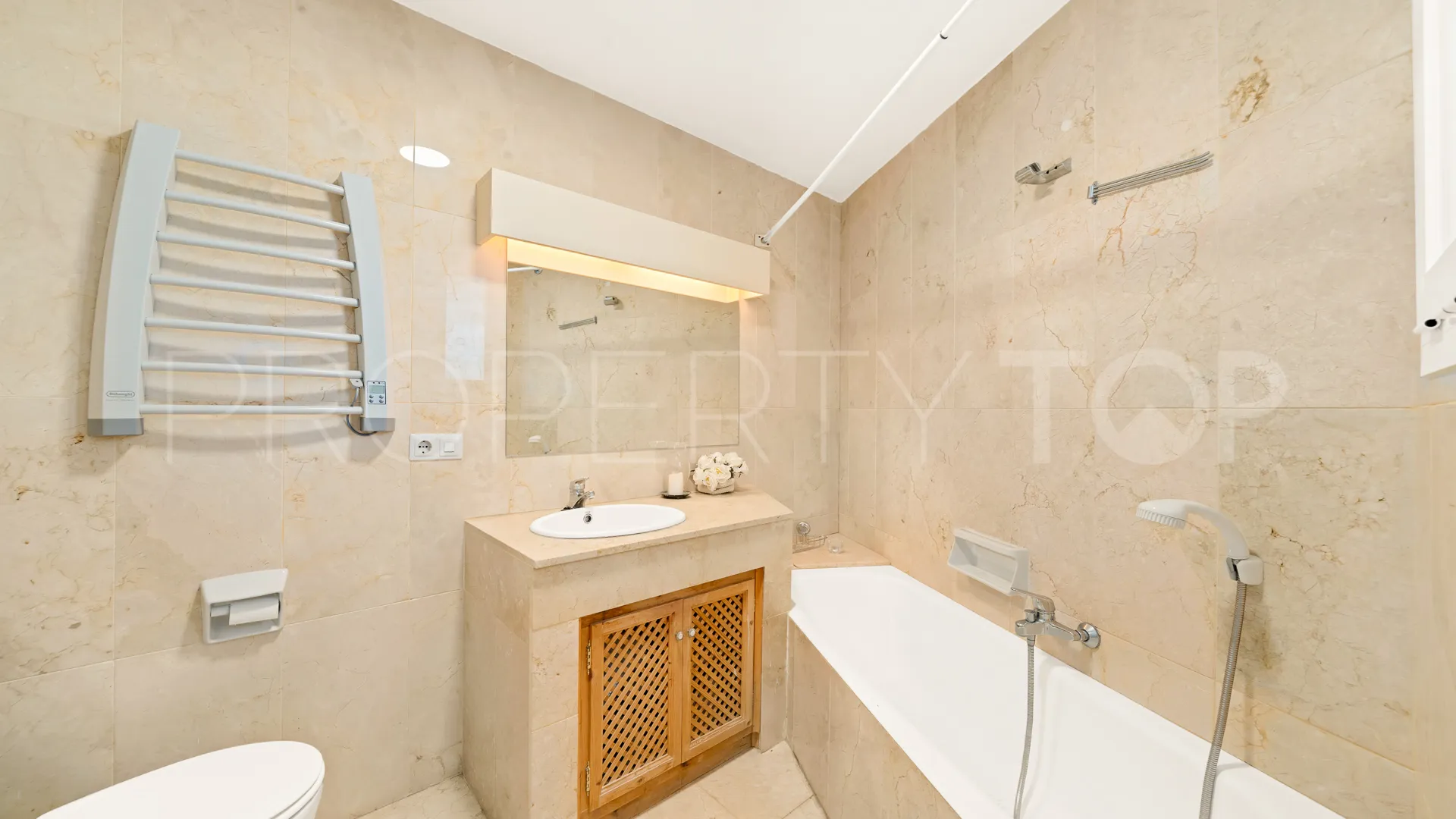 Apartamento en venta con 2 dormitorios en Guadalmina Alta