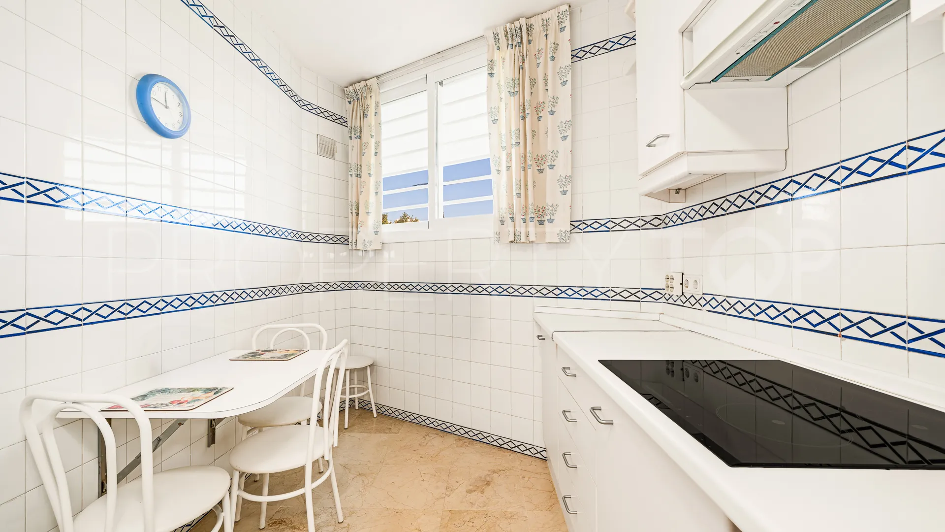 Apartamento en venta con 2 dormitorios en Guadalmina Alta