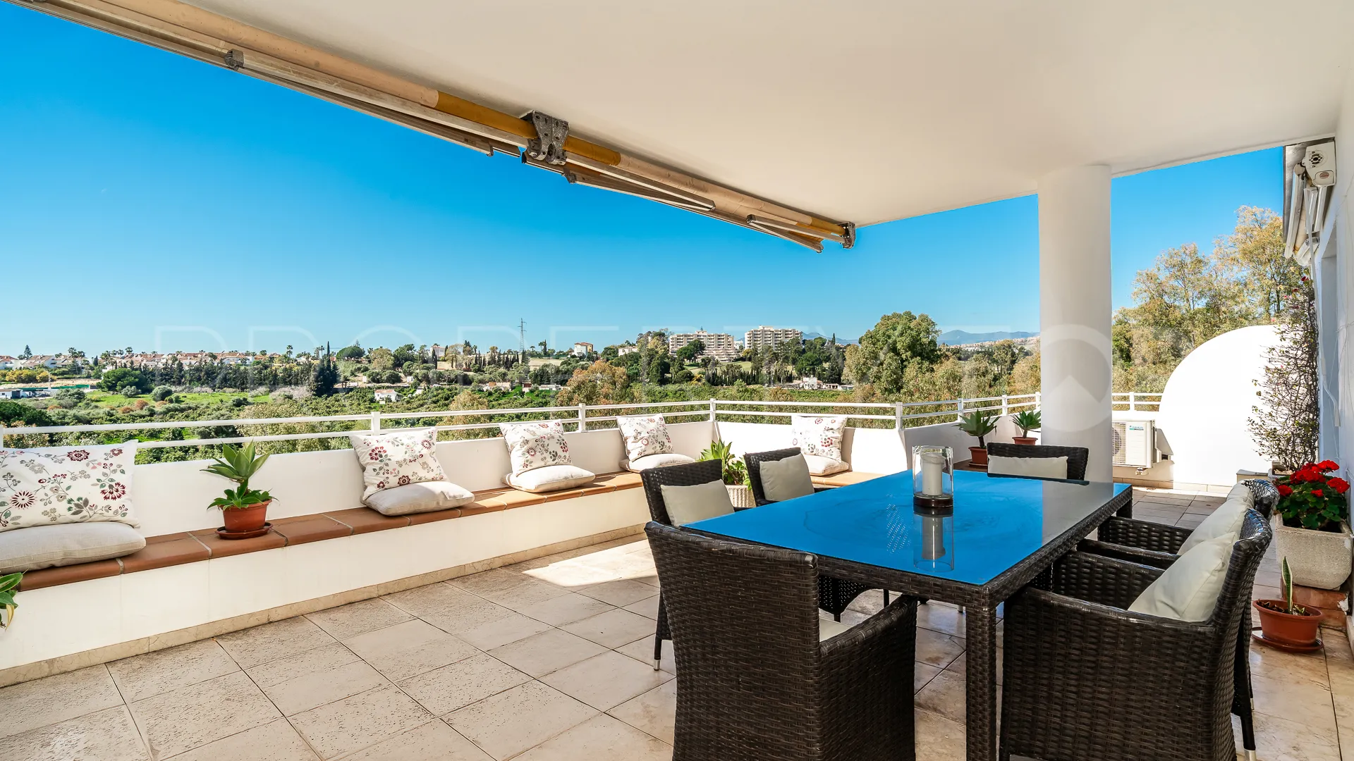 Apartamento en venta con 2 dormitorios en Guadalmina Alta