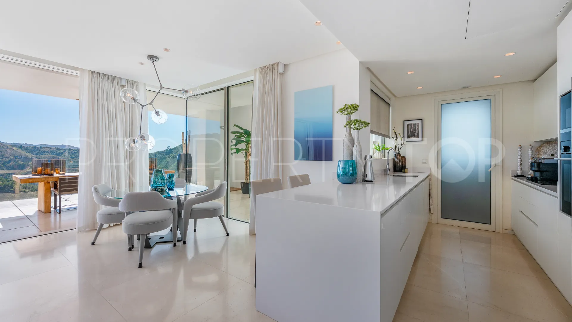 Comprar apartamento con 3 dormitorios en Palo Alto