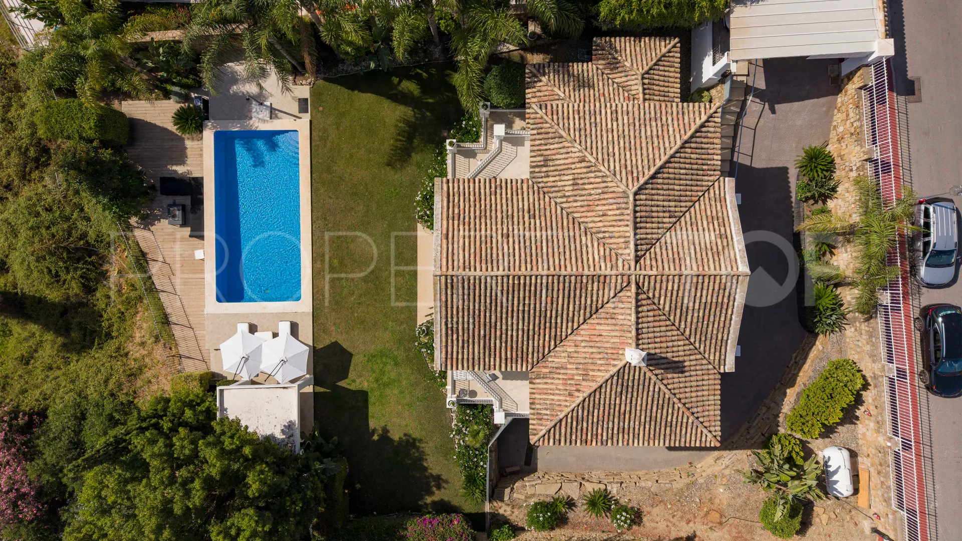 Nueva Andalucia, villa de 5 dormitorios en venta