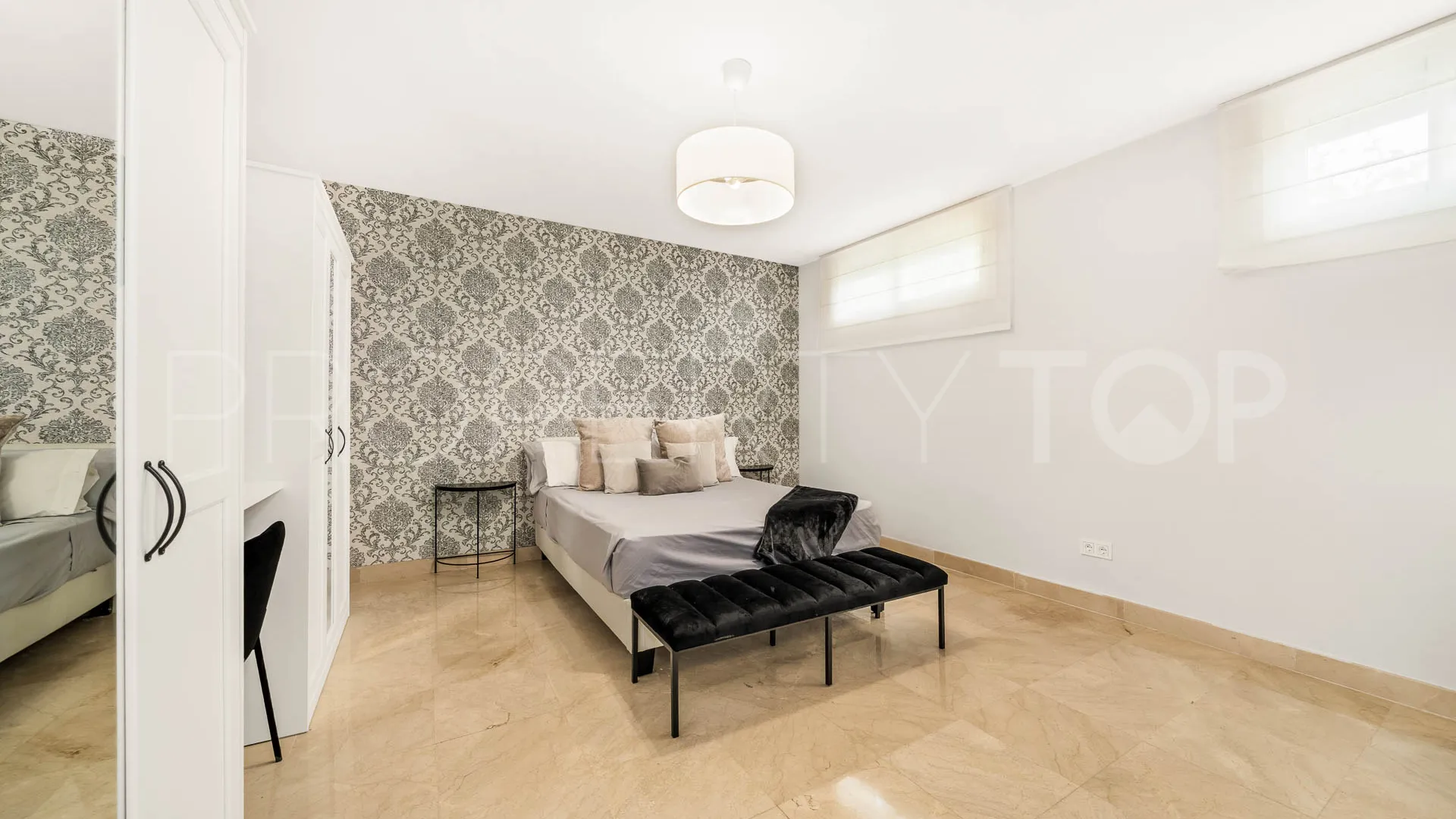 Nueva Andalucia, villa de 5 dormitorios en venta