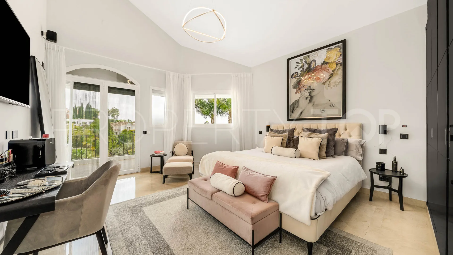 Nueva Andalucia, villa de 5 dormitorios en venta