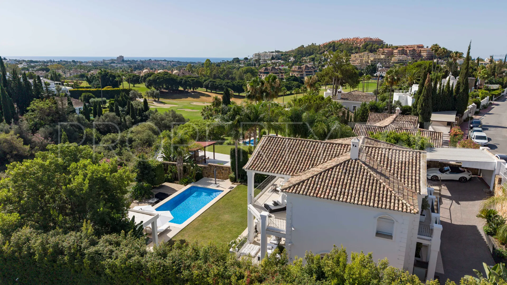 Nueva Andalucia, villa de 5 dormitorios en venta