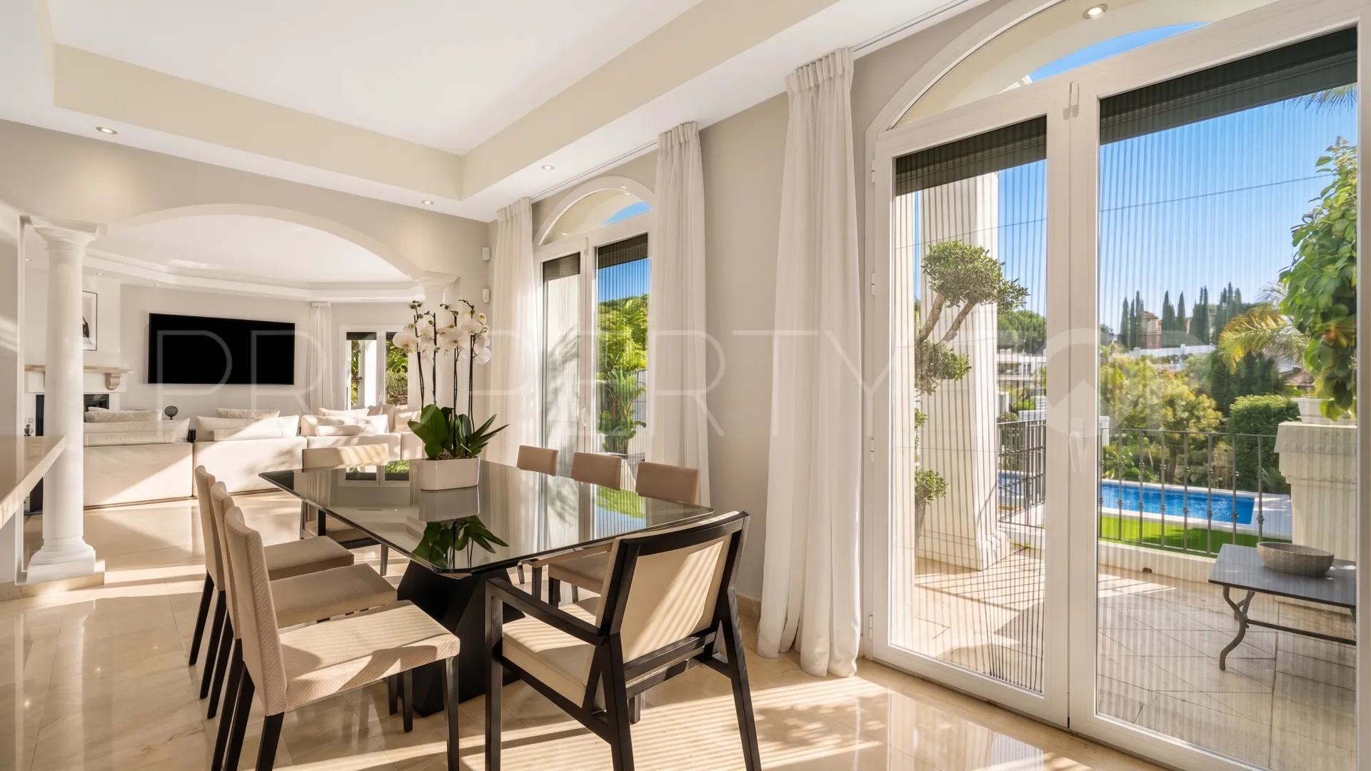 For sale villa in Los Naranjos Golf with 5 bedrooms