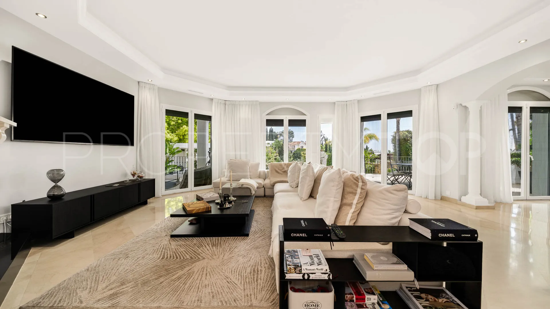 Nueva Andalucia, villa de 5 dormitorios en venta