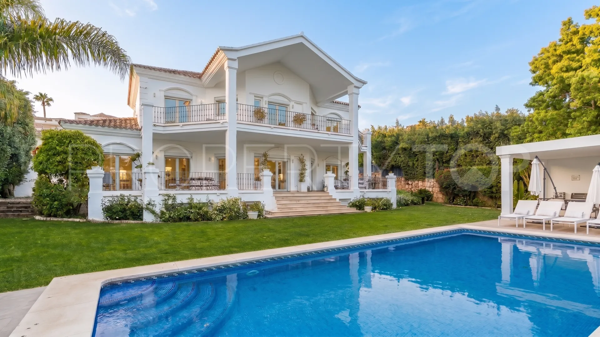 For sale villa in Los Naranjos Golf with 5 bedrooms