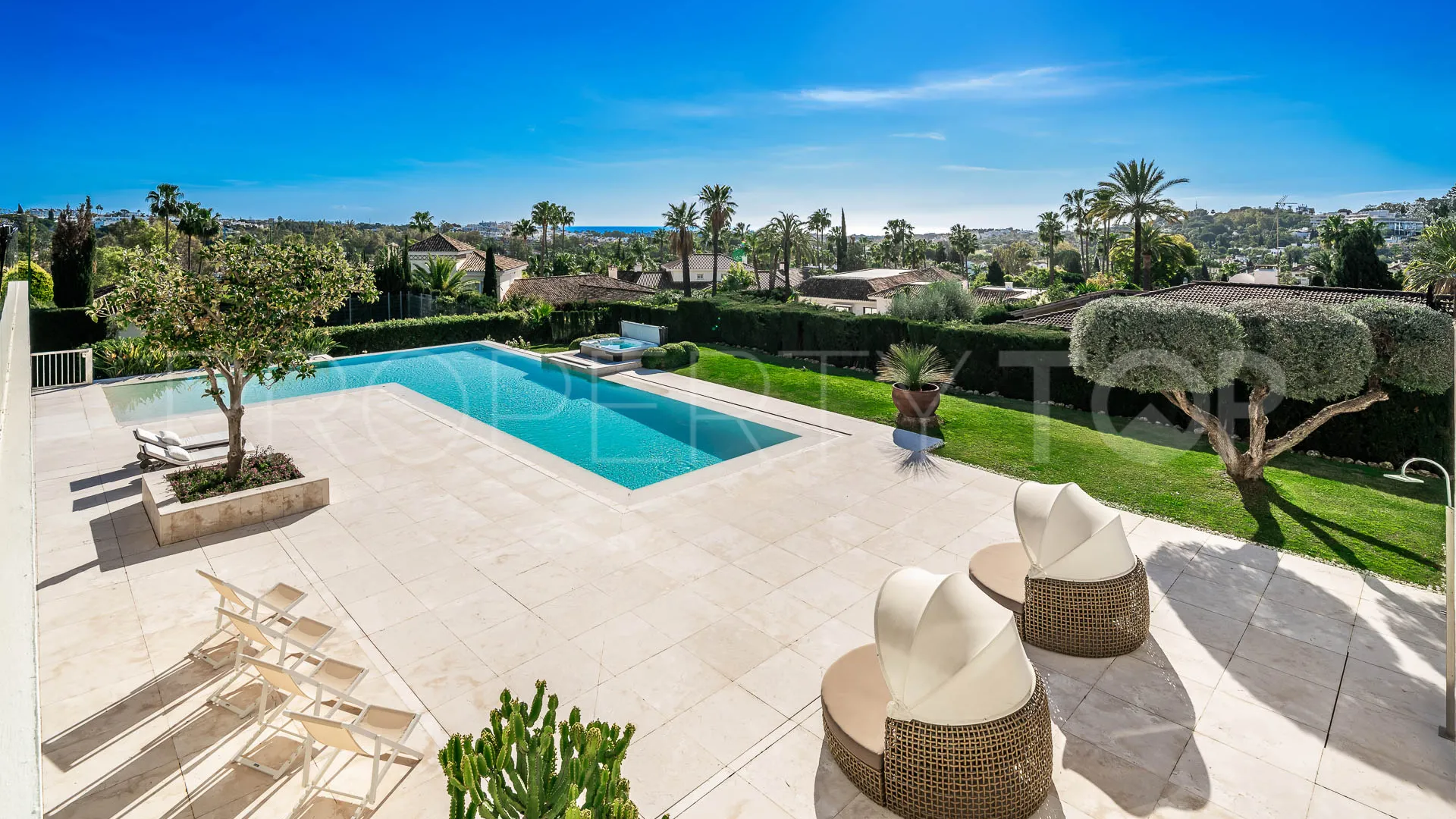 For sale La Cerquilla villa with 7 bedrooms