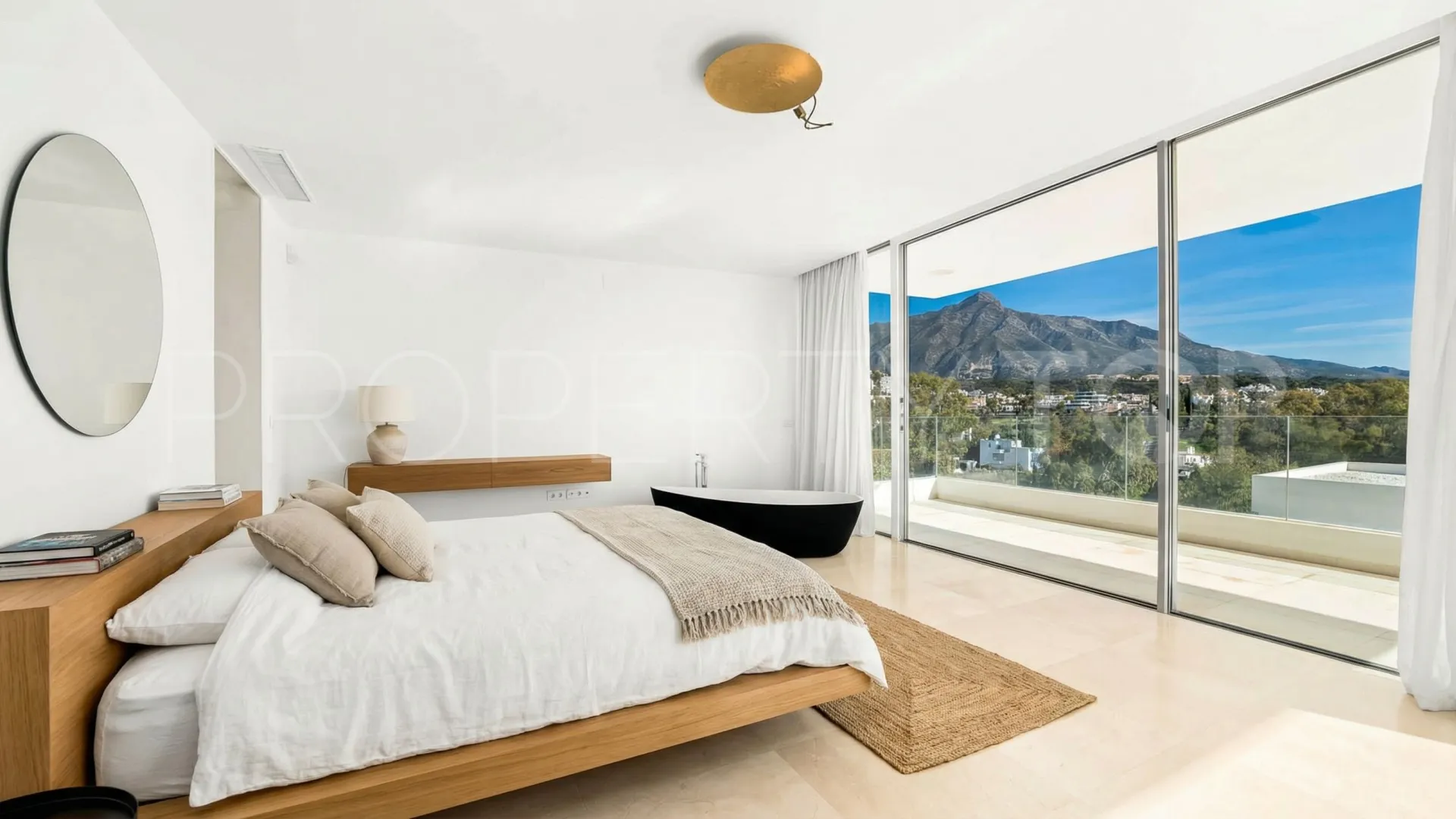 For sale La Cerquilla villa with 7 bedrooms