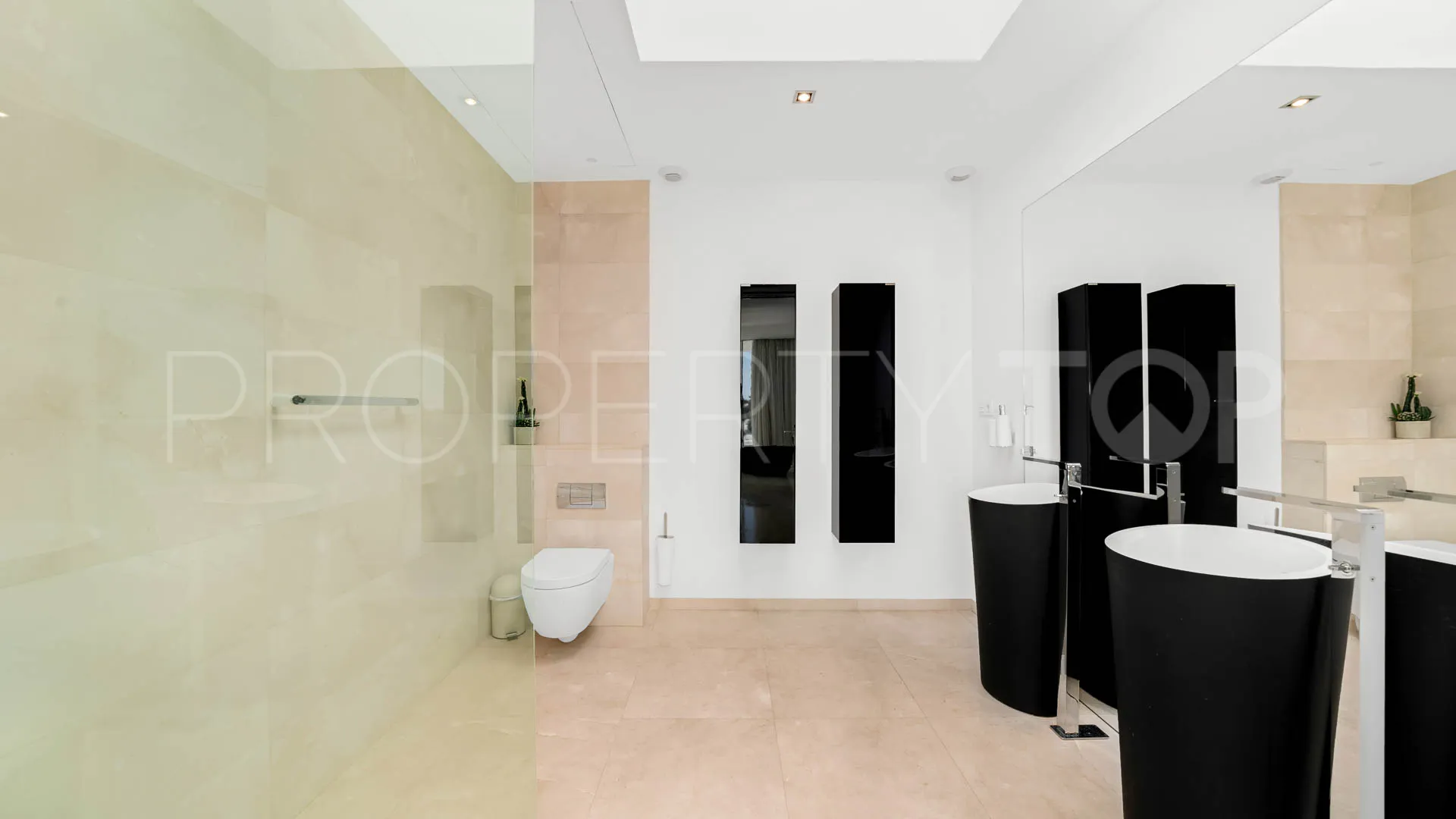 For sale La Cerquilla villa with 7 bedrooms