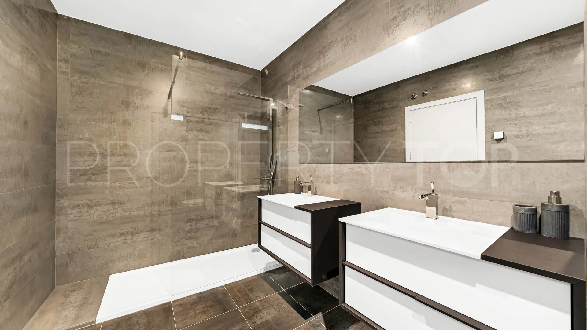For sale La Cerquilla villa with 7 bedrooms