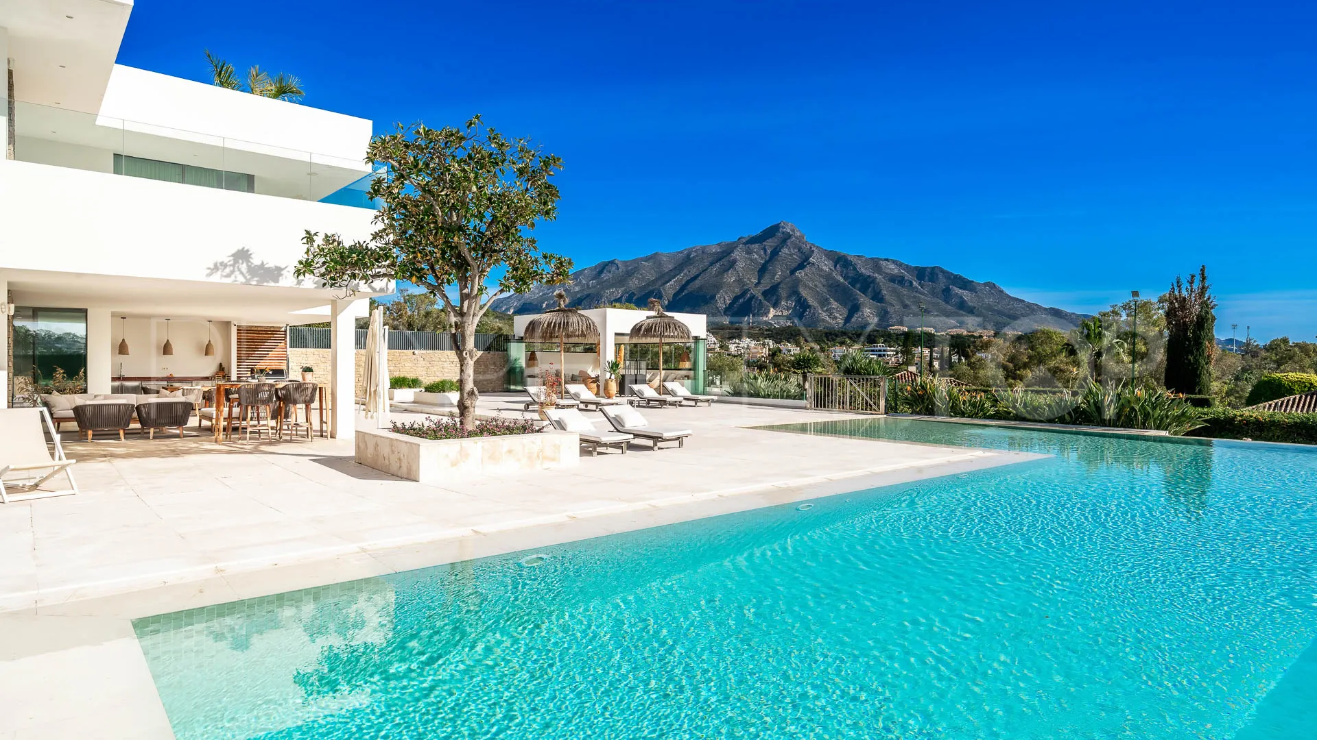 For sale La Cerquilla villa with 7 bedrooms