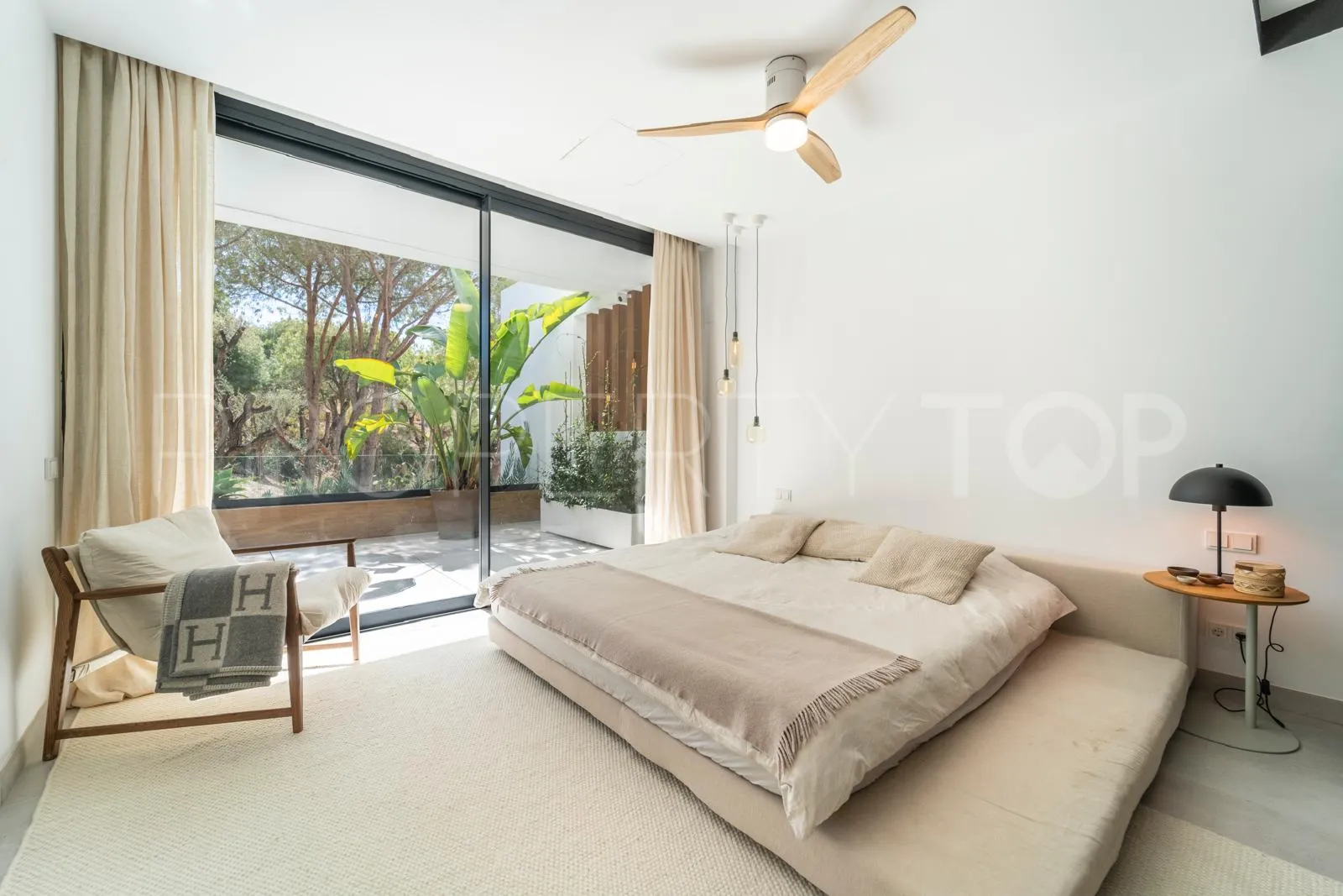 Penthouse for sale in Cabopino with 3 bedrooms