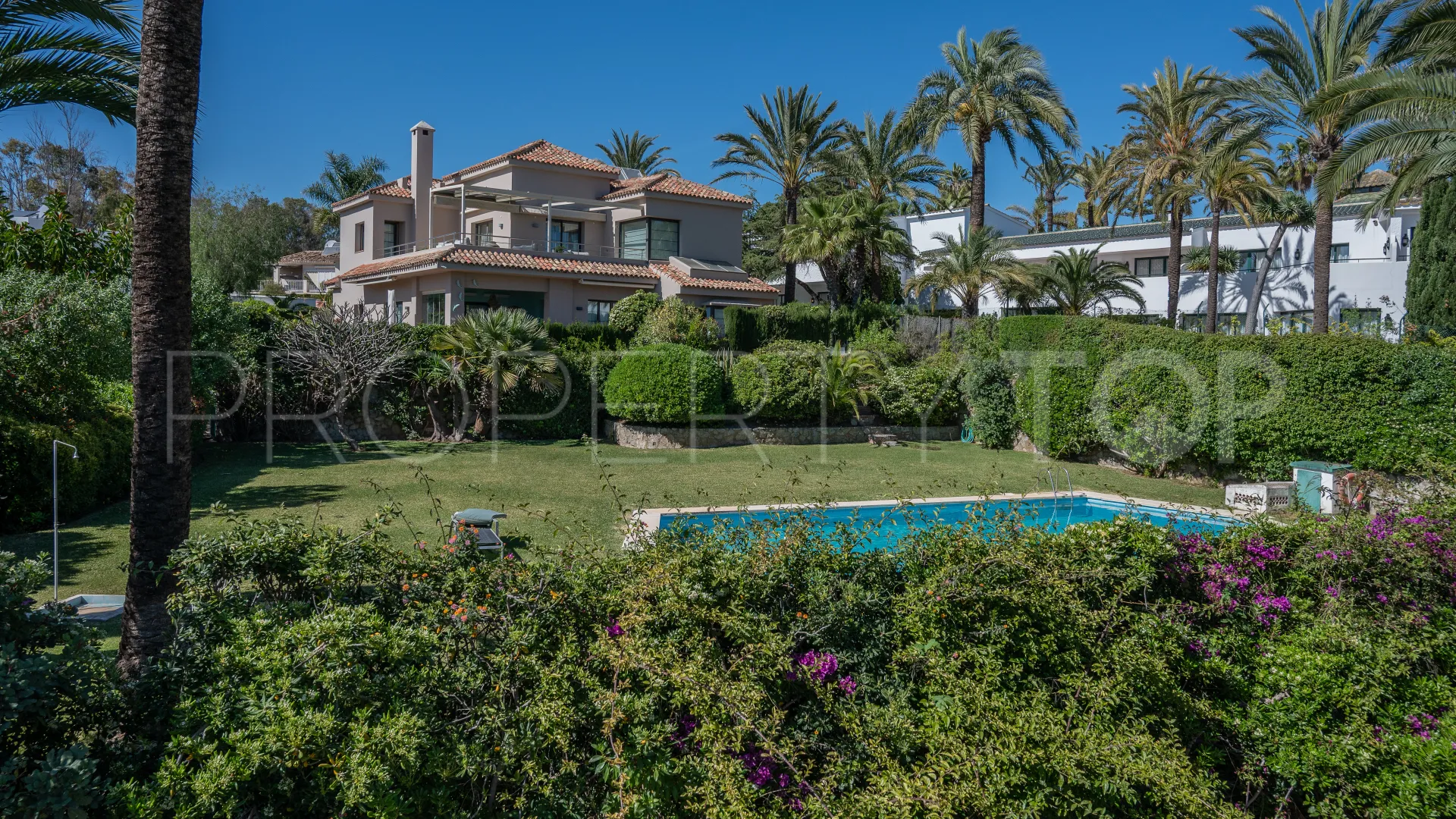 For sale 3 bedrooms bungalow in Los Monteros