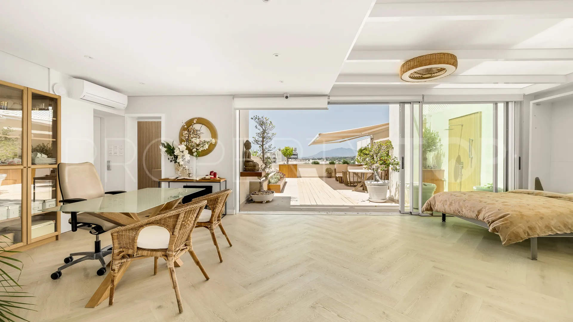 Se vende Ático de 2 dormitorios en Beach Side Golden Mile
