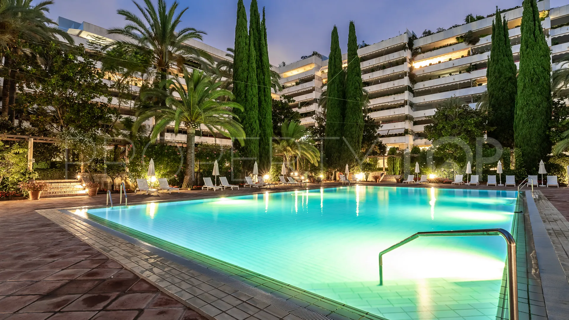 Se vende Ático de 2 dormitorios en Beach Side Golden Mile