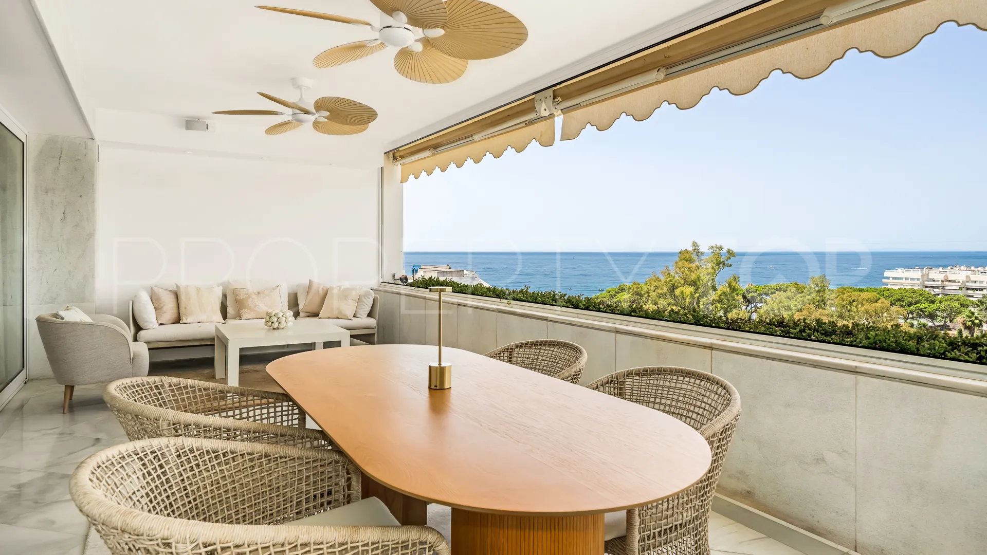 Se vende Ático de 2 dormitorios en Beach Side Golden Mile
