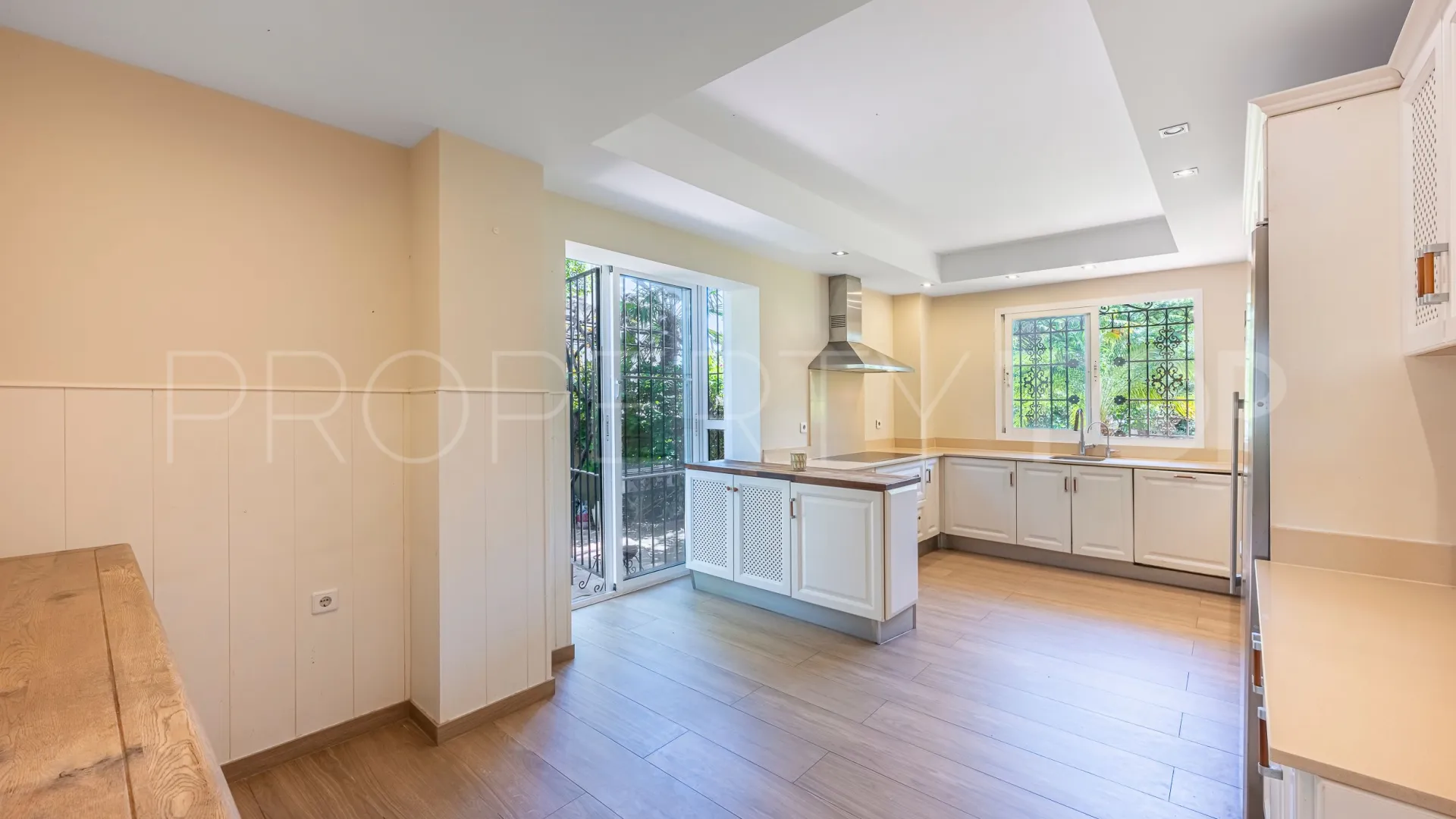 Guadalmina Alta, villa con 7 dormitorios en venta