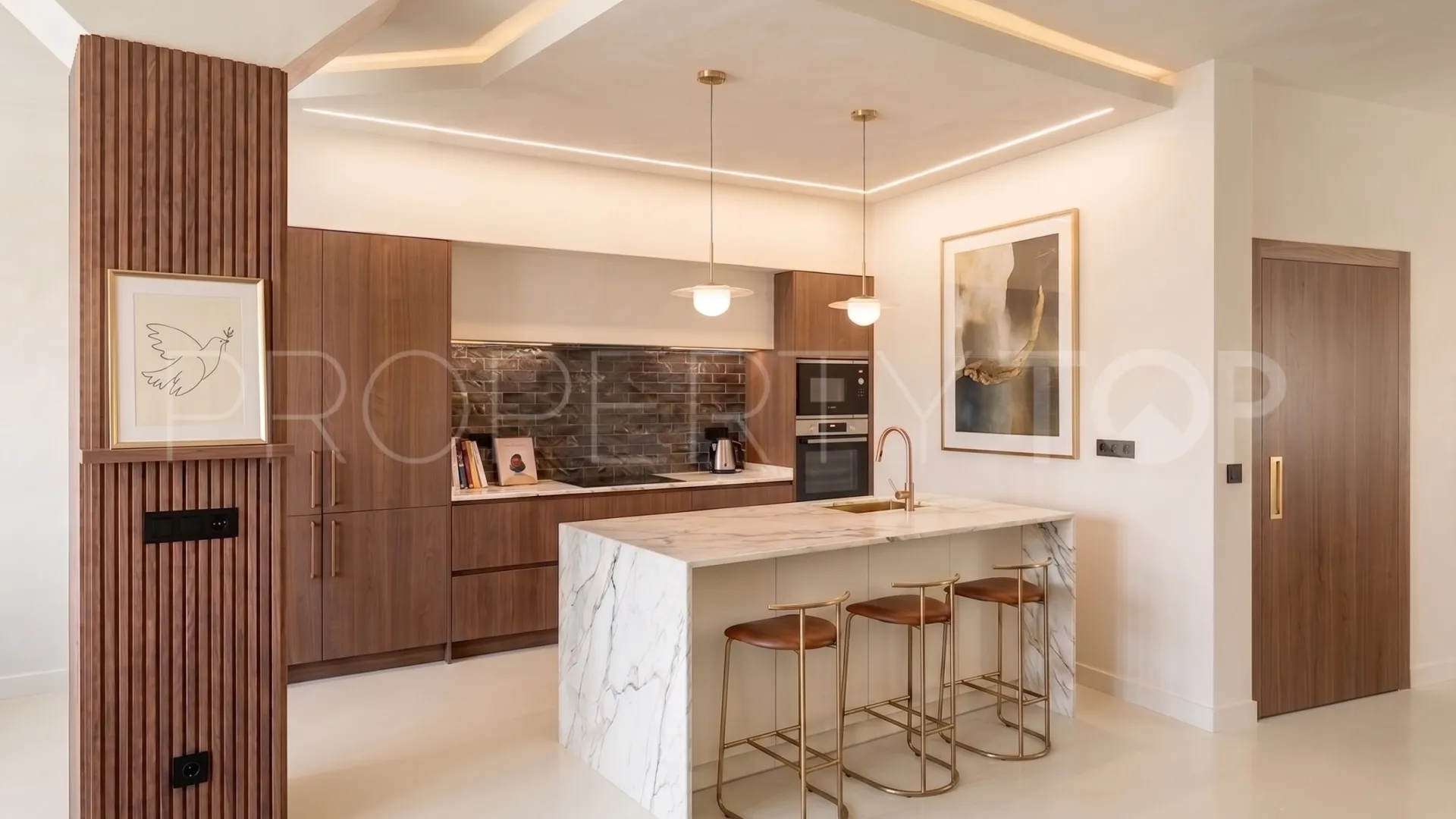 For sale apartment with 2 bedrooms in Marbella - Puerto Banus