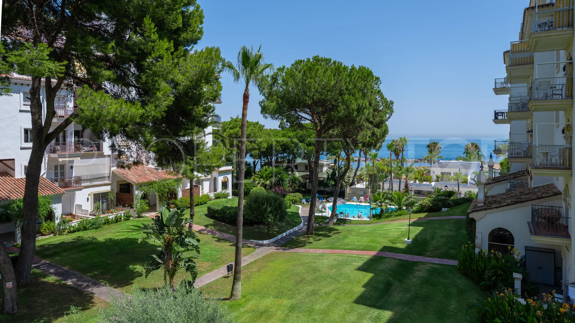 For sale apartment with 2 bedrooms in Marbella - Puerto Banus