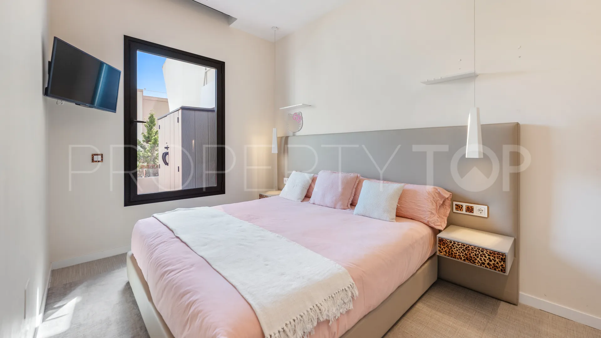 For sale Marbesa penthouse with 3 bedrooms