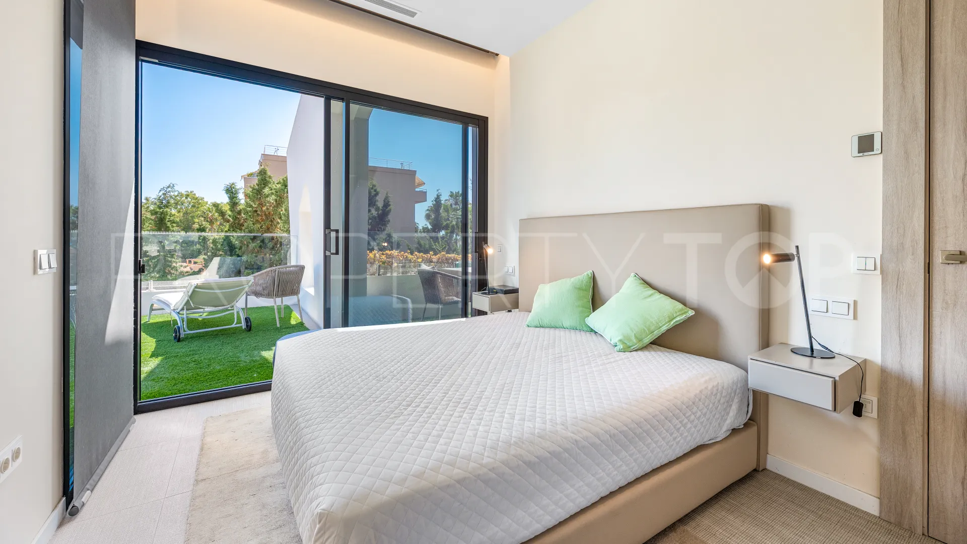 For sale Marbesa penthouse with 3 bedrooms