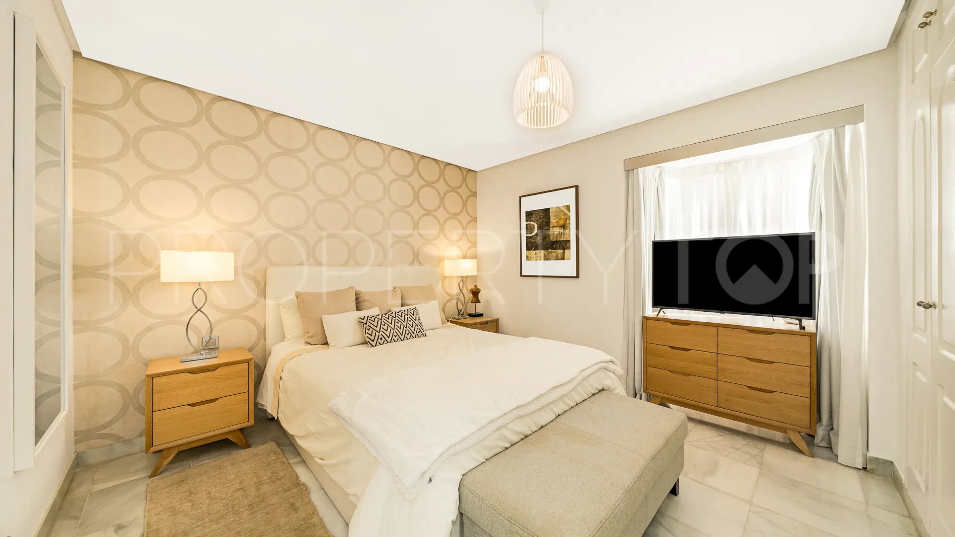 Town house for sale in Golden Mile
