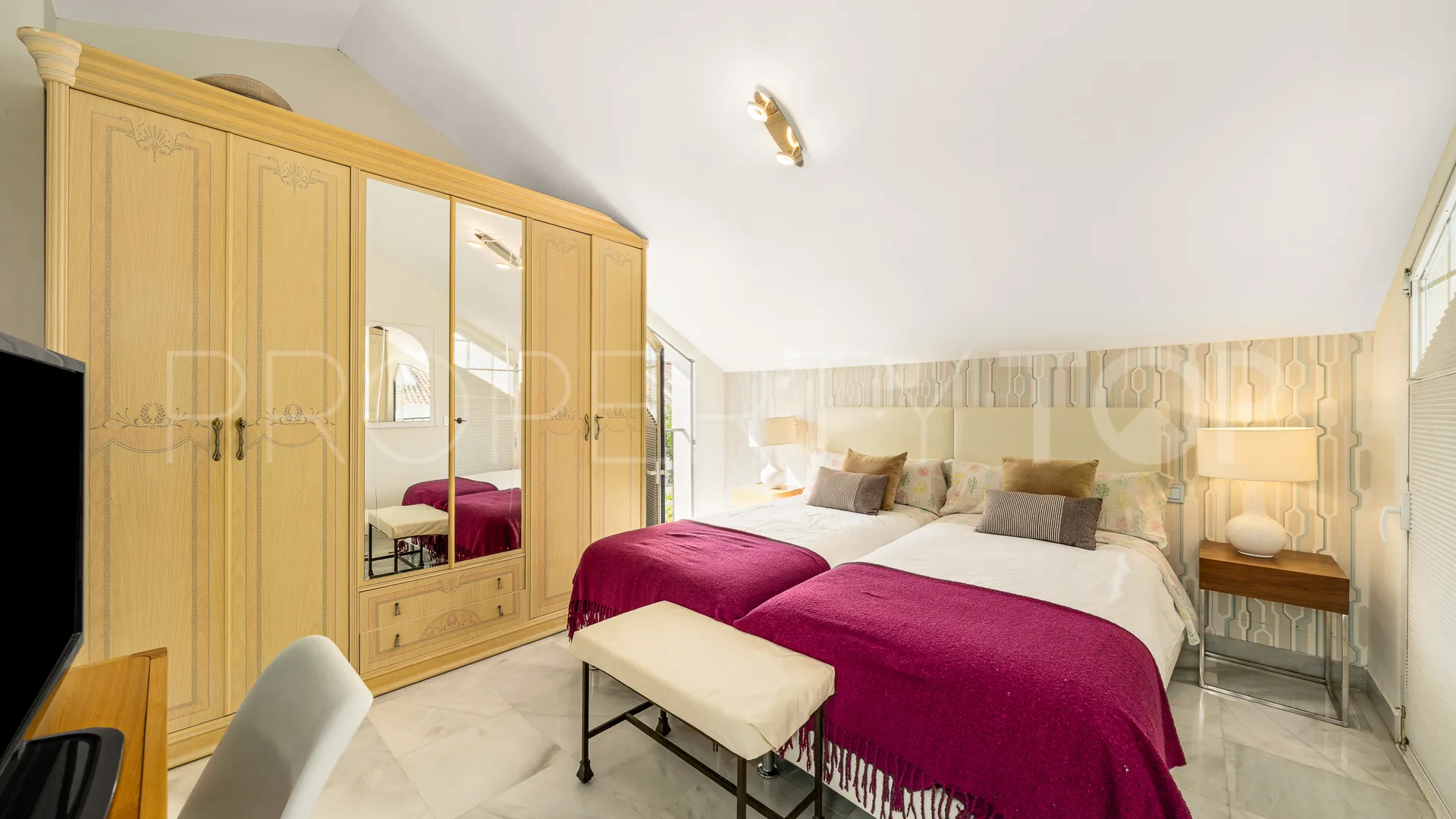 Town house for sale in Golden Mile