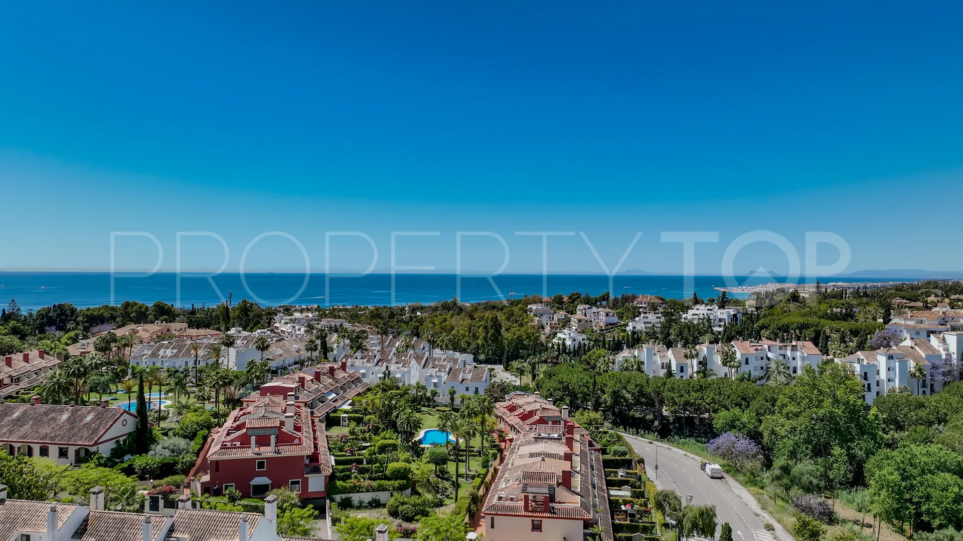 Town house for sale in Golden Mile