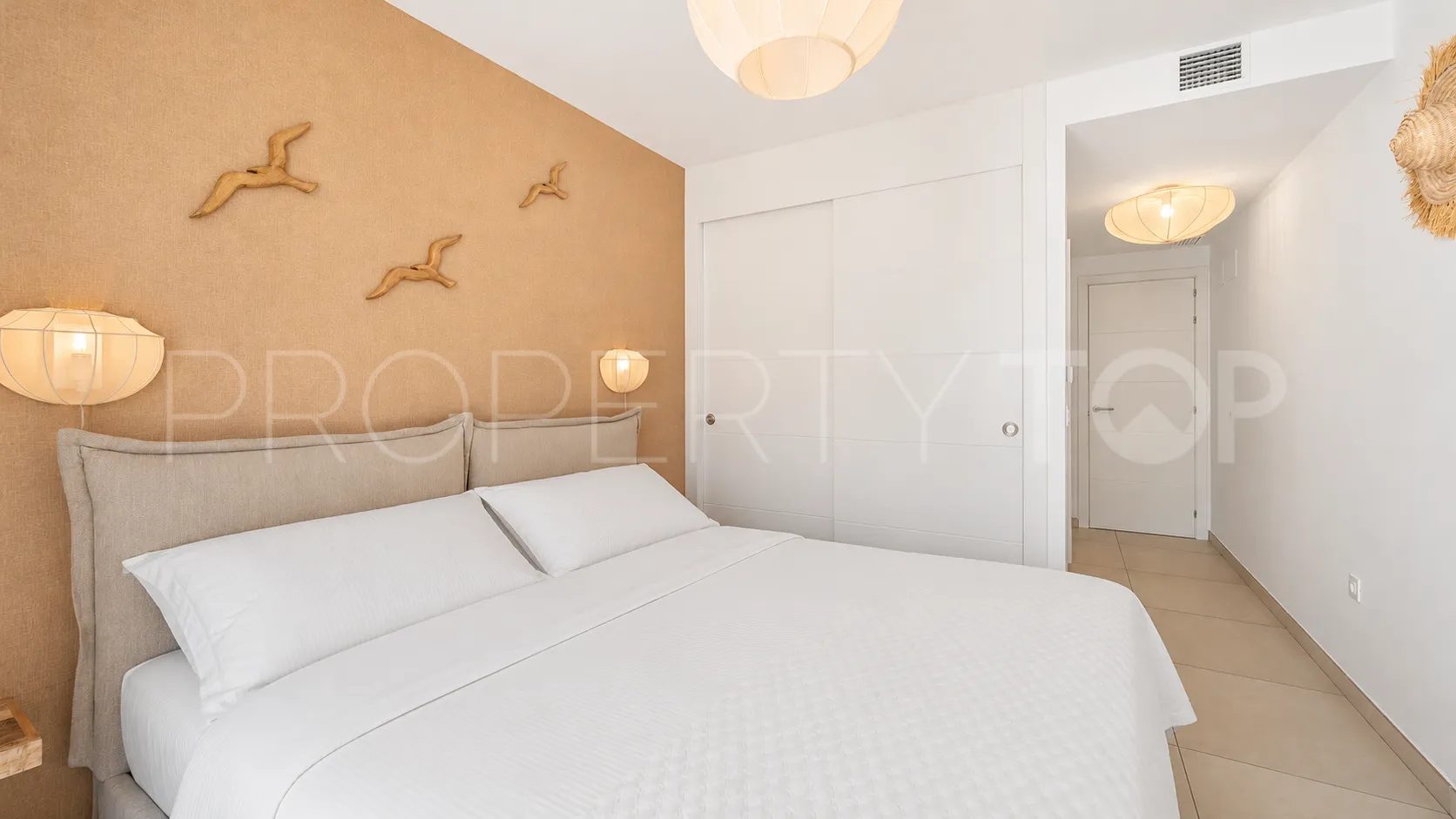 For sale apartment with 2 bedrooms in Elviria