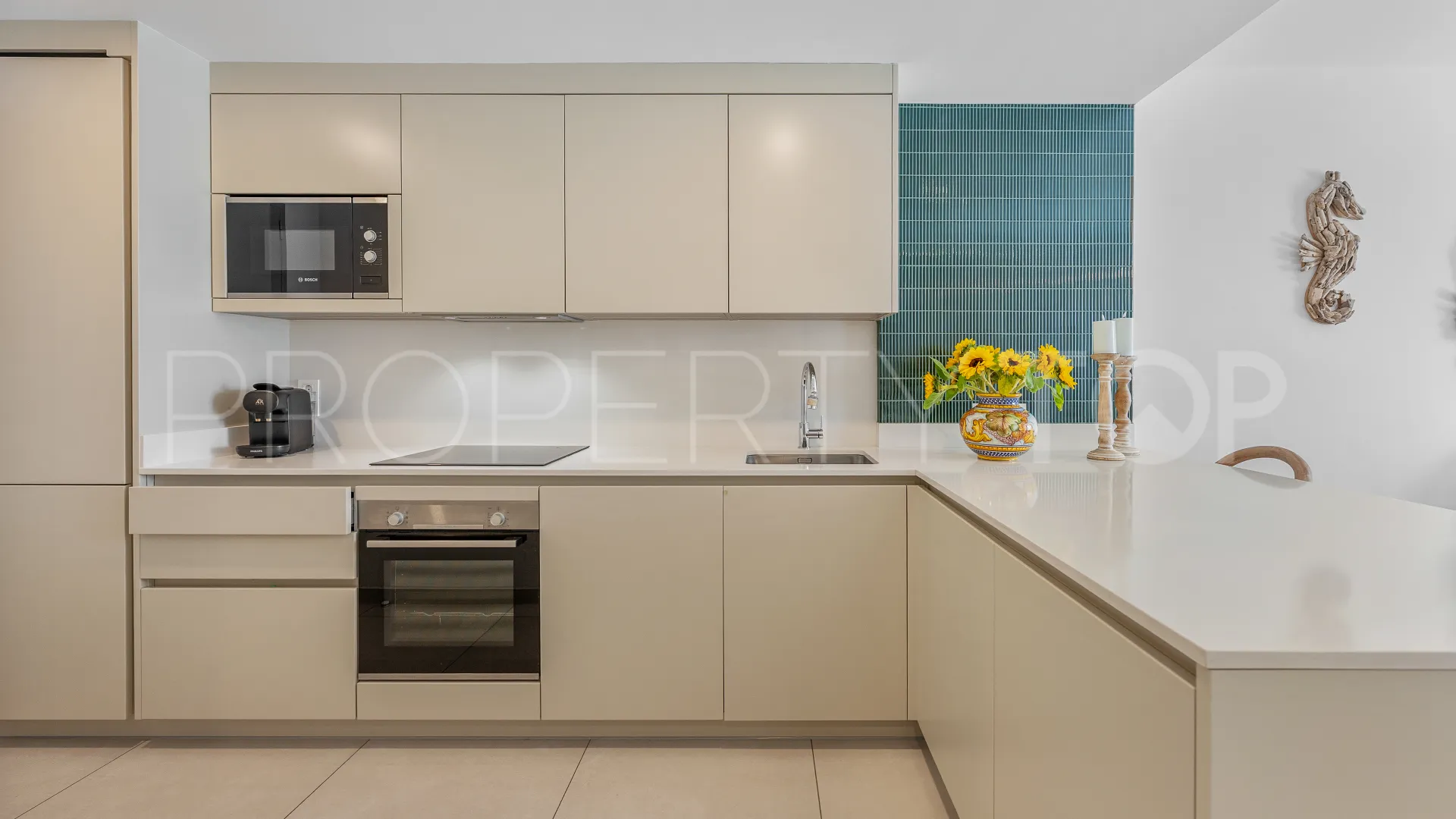 For sale apartment with 2 bedrooms in Elviria