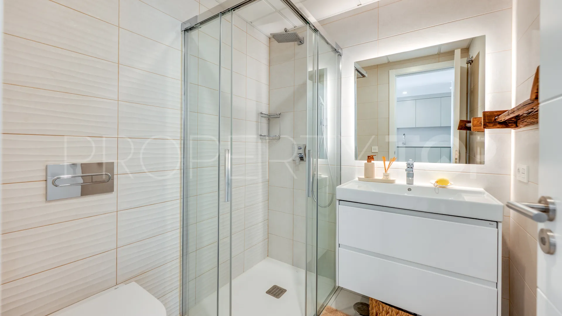 For sale apartment with 2 bedrooms in Elviria