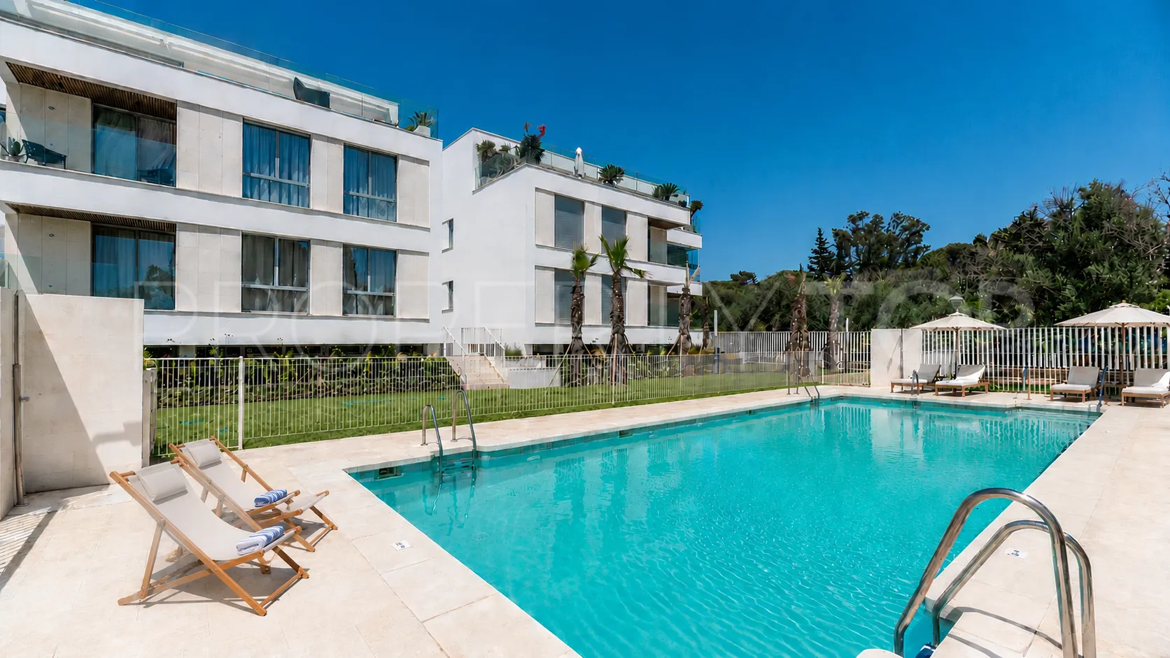 For sale apartment with 2 bedrooms in Elviria
