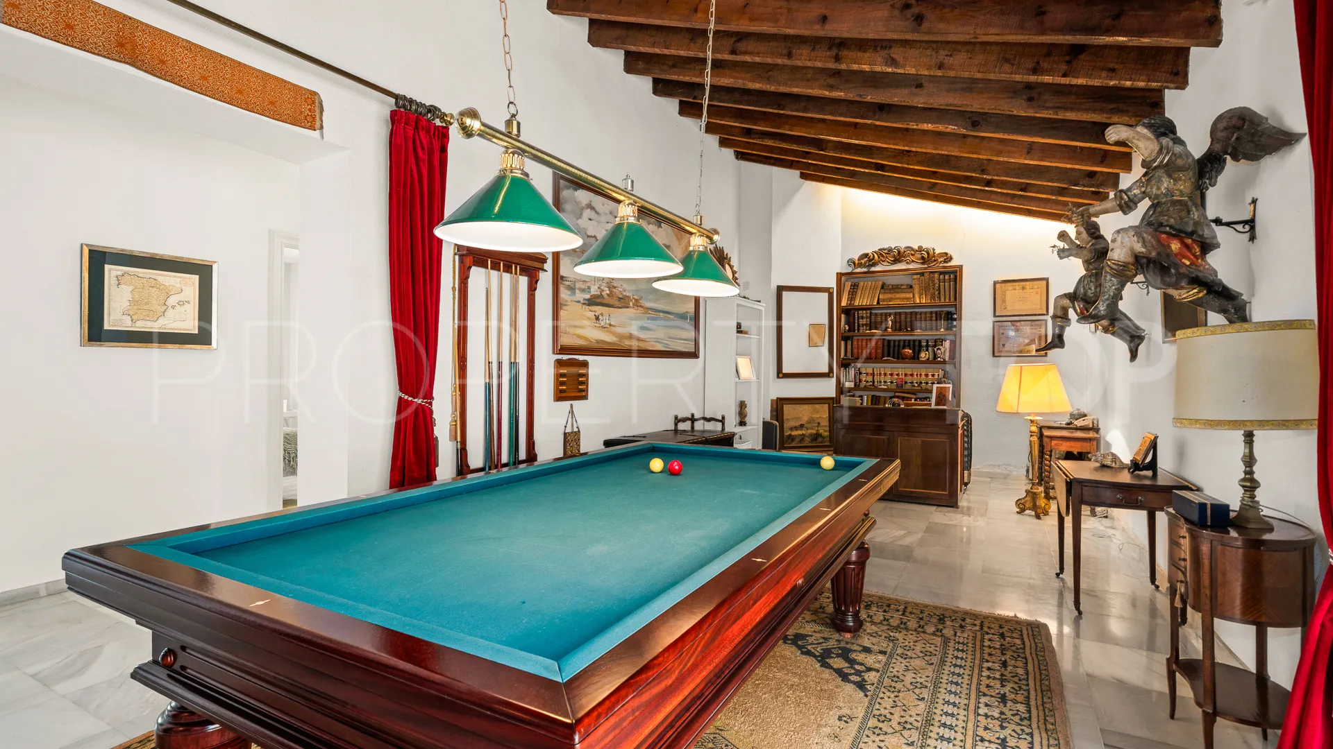 For sale Marbella City villa with 5 bedrooms