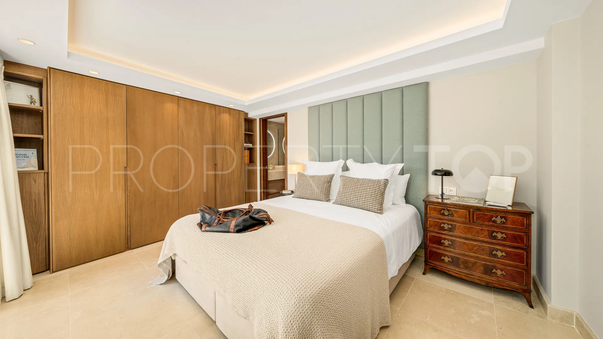 For sale Marbella City villa with 5 bedrooms