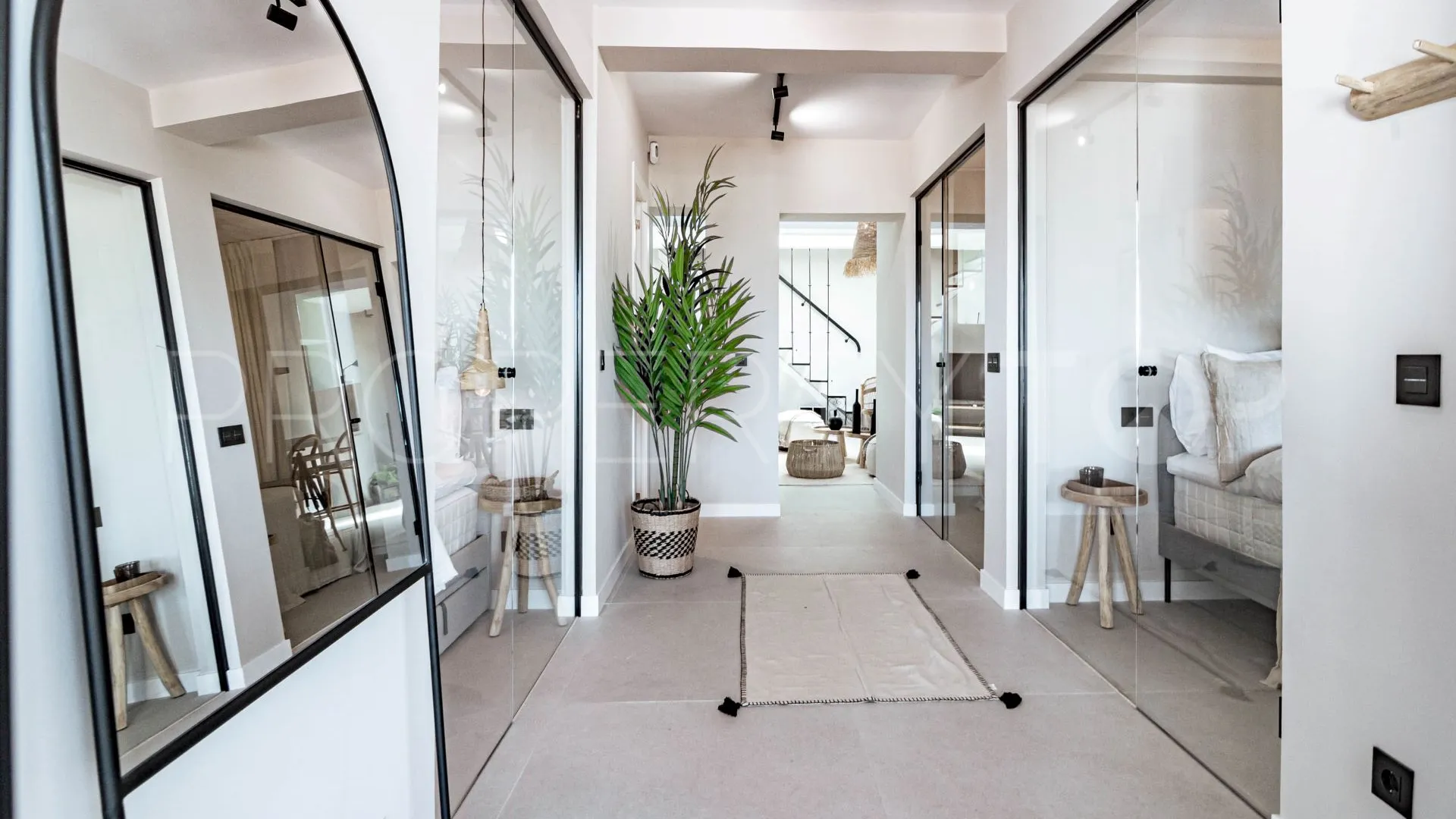 Buy town house in Nueva Andalucia