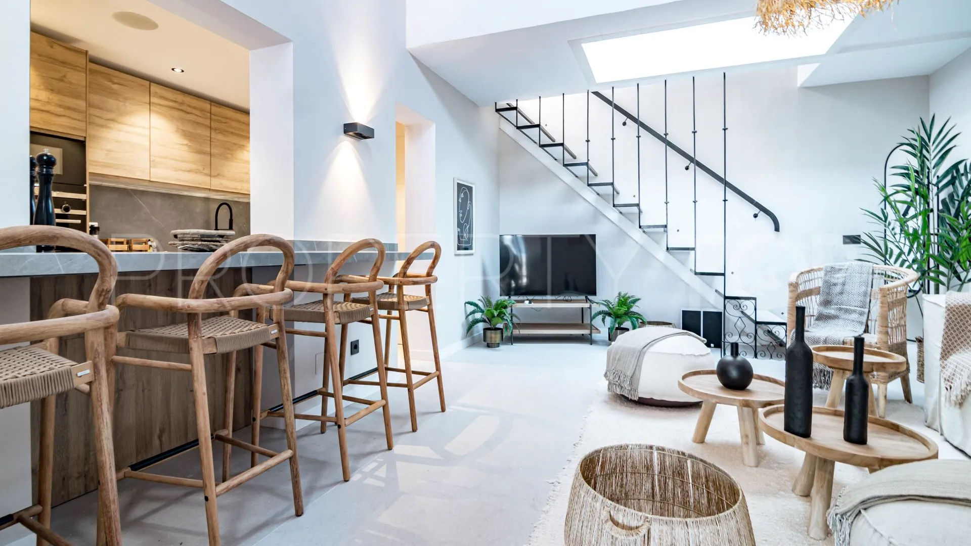 Buy town house in Nueva Andalucia
