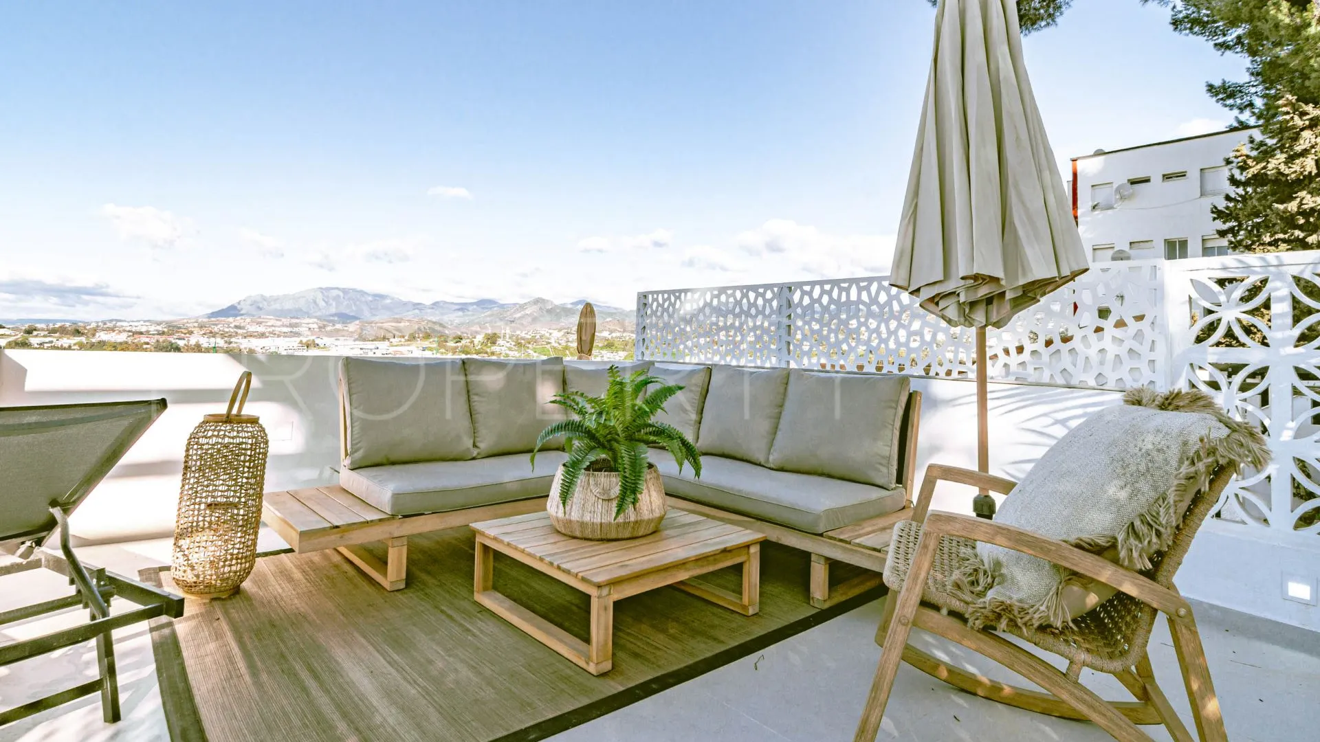 Buy town house in Nueva Andalucia