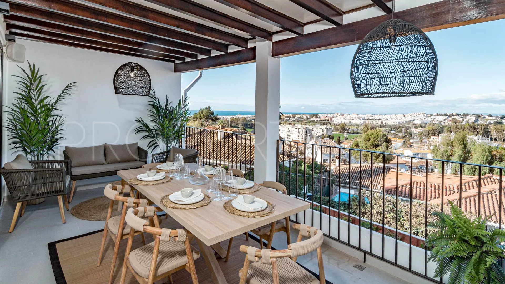 Buy town house in Nueva Andalucia