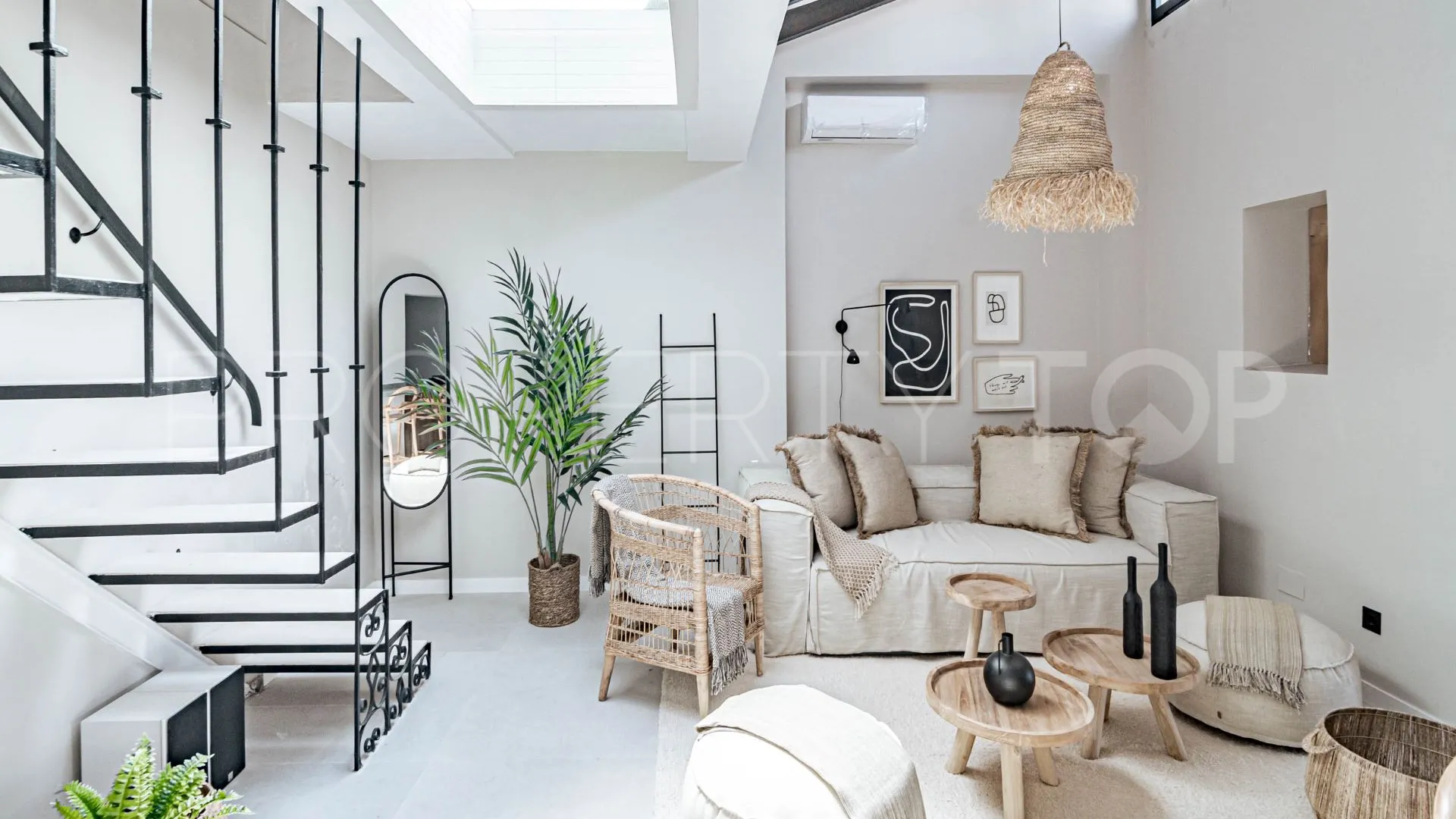 Buy town house in Nueva Andalucia