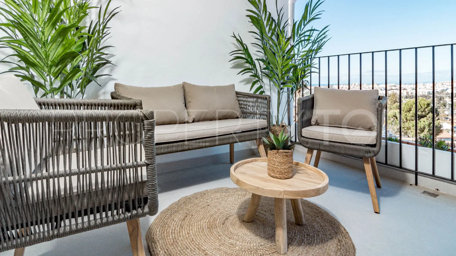 Buy town house in Nueva Andalucia