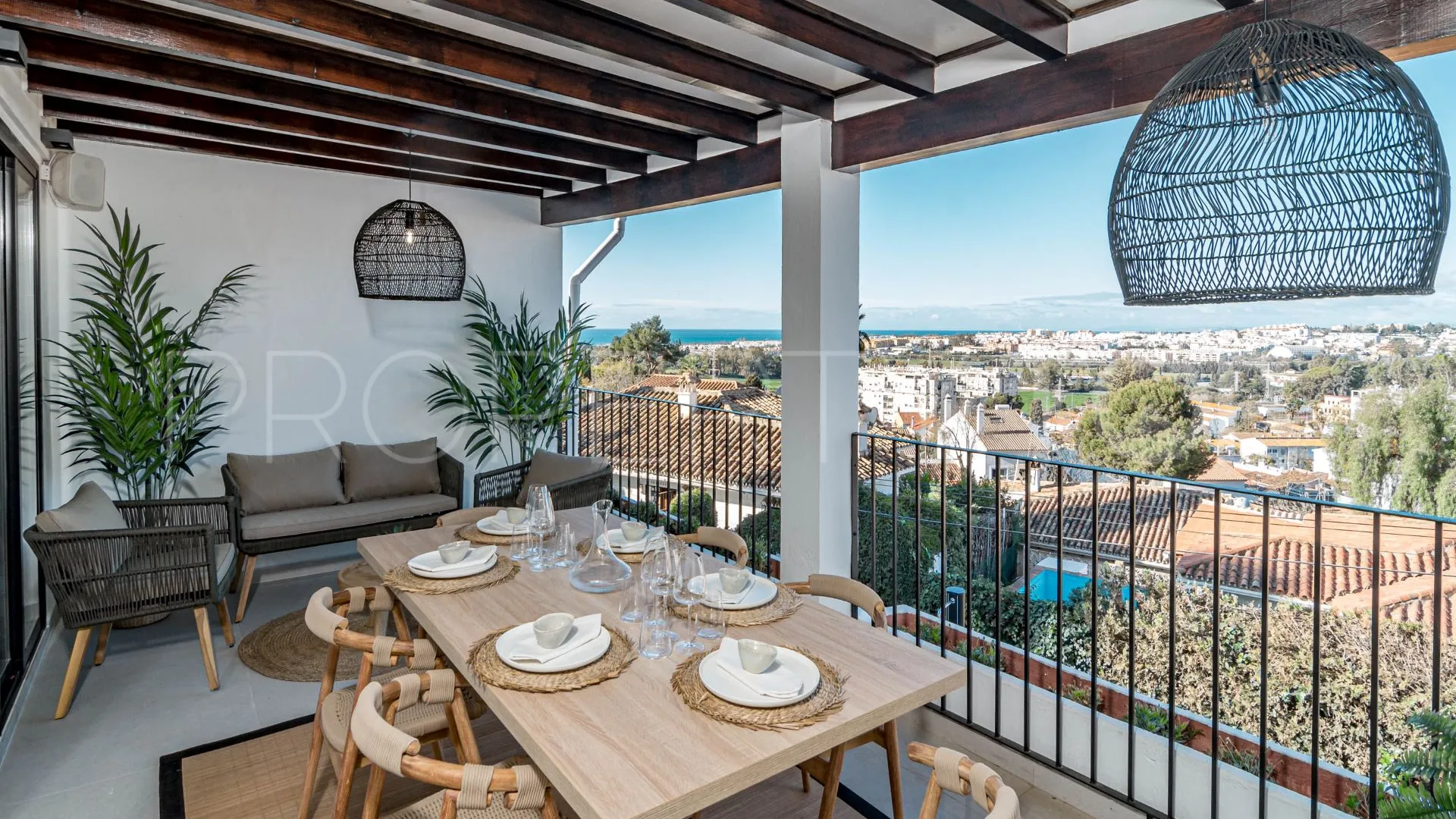 Buy town house in Nueva Andalucia