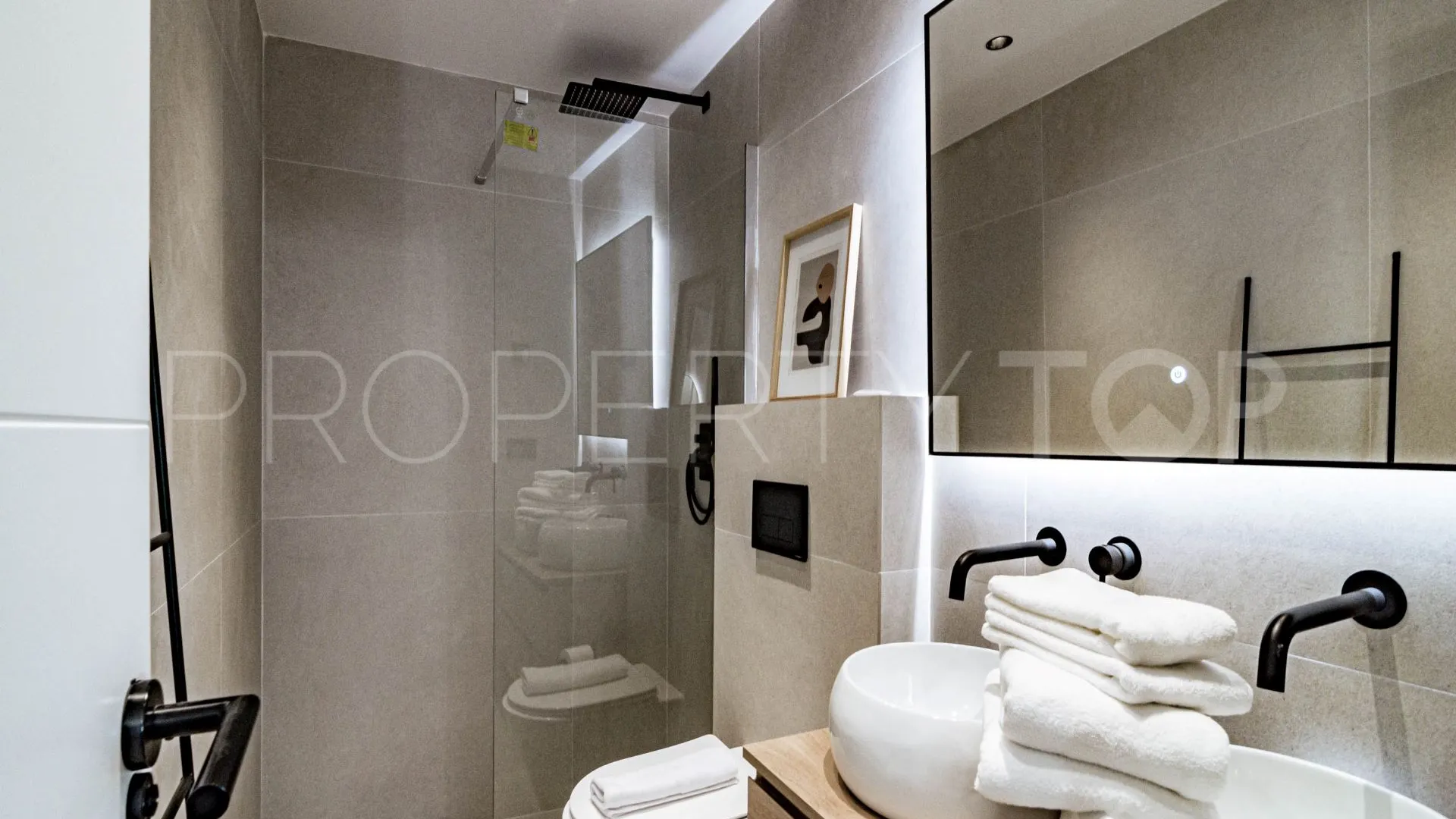 Buy town house in Nueva Andalucia