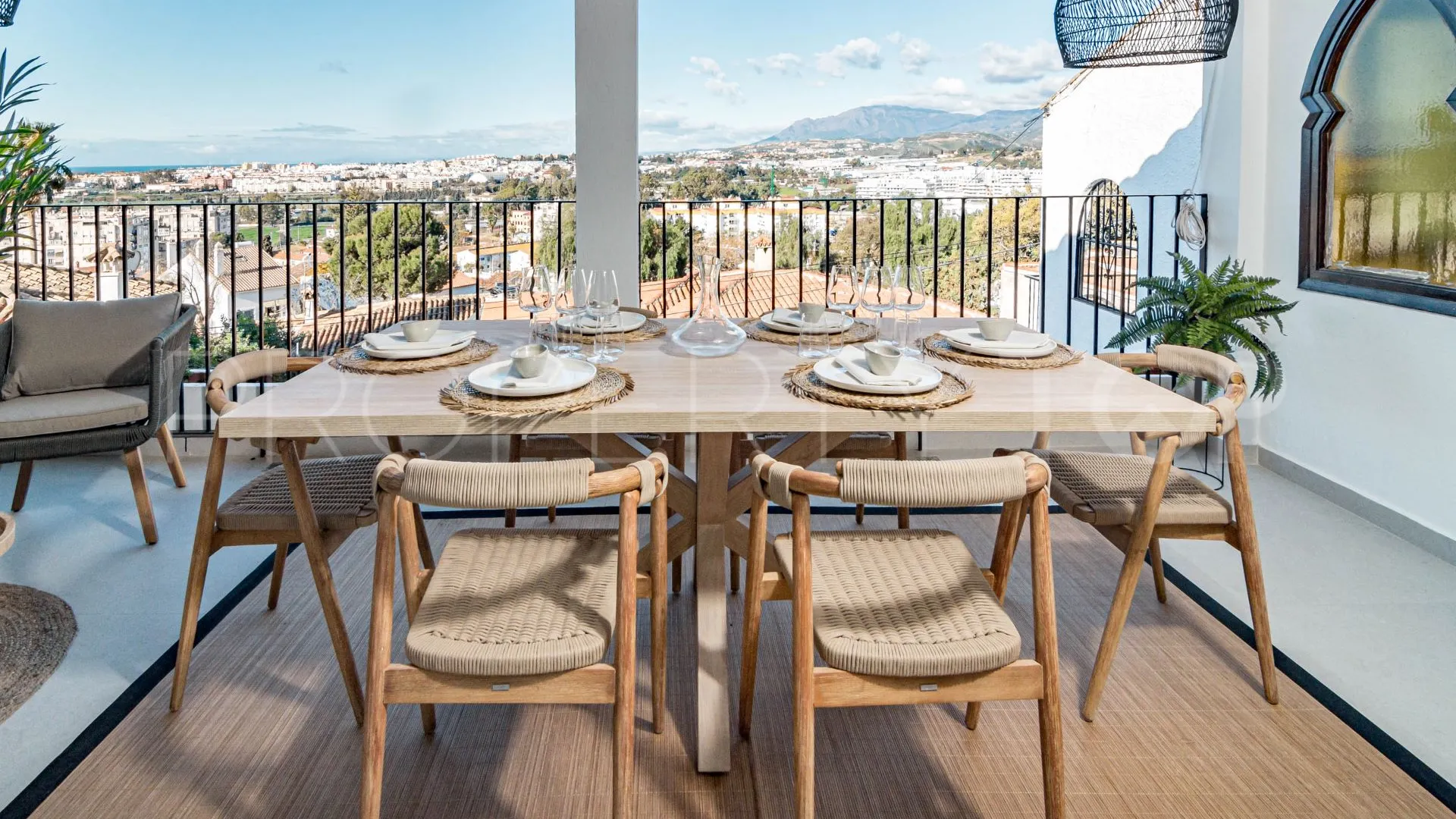 Buy town house in Nueva Andalucia