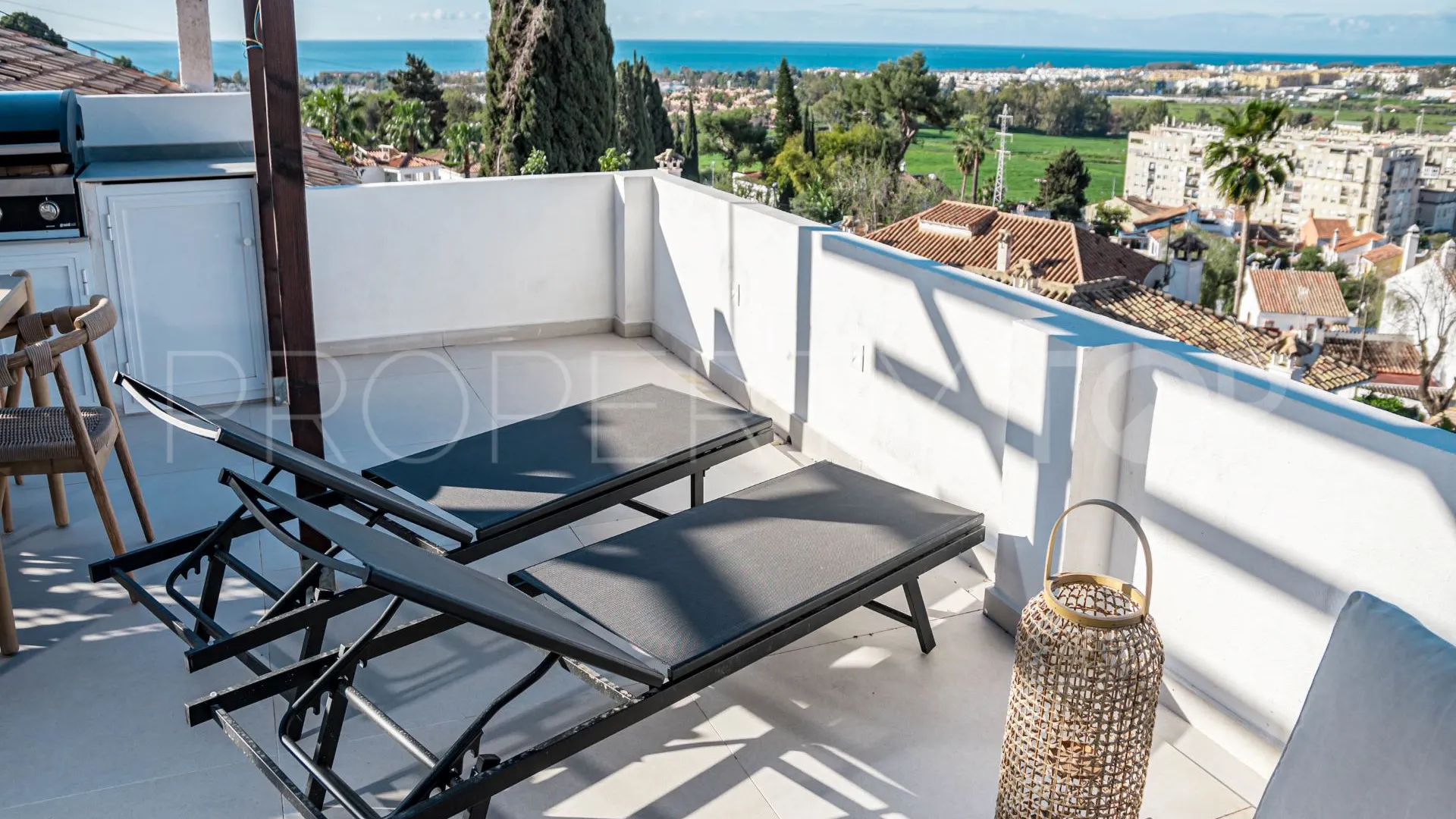 Buy town house in Nueva Andalucia